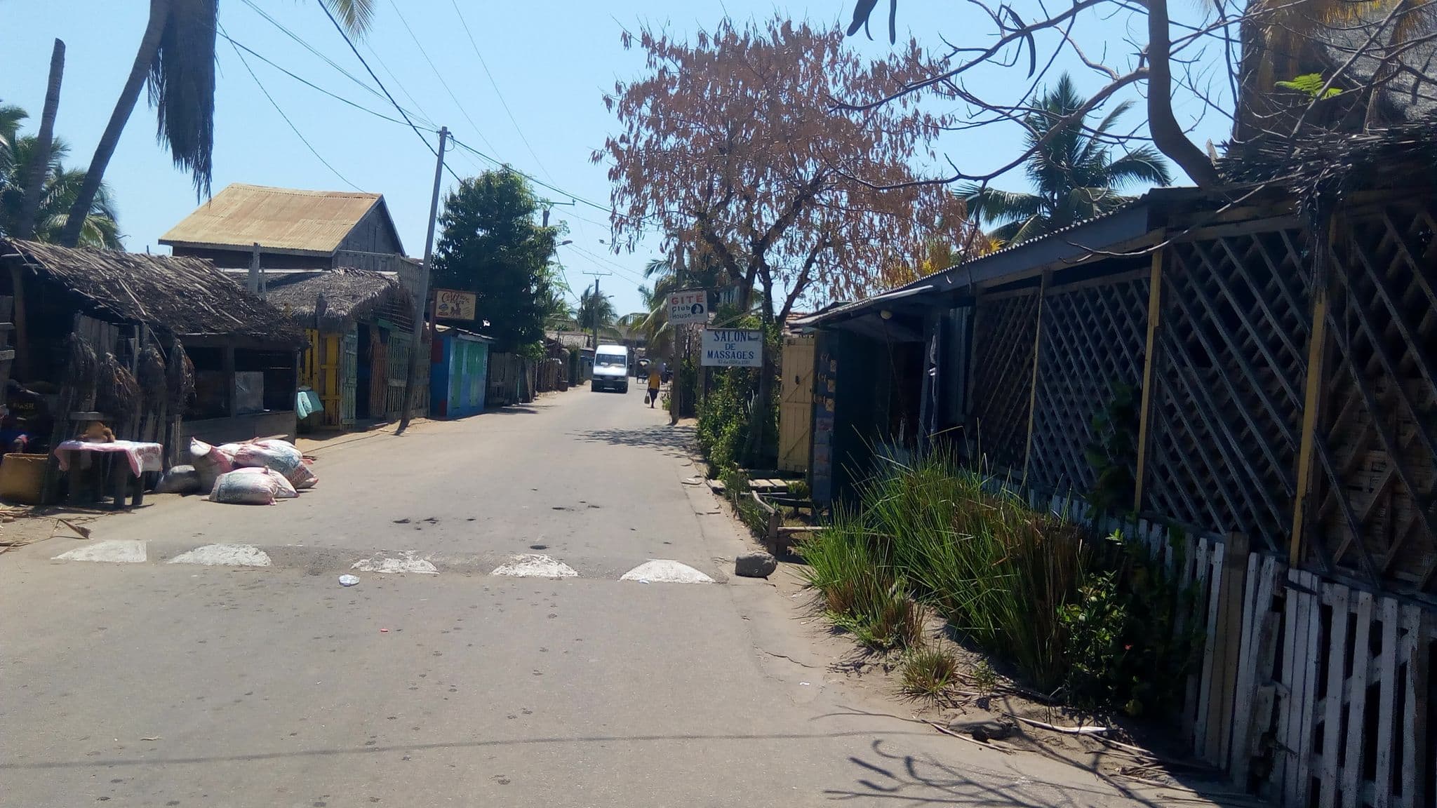 Street view near Lez 3 Cocotiers, Morondava — © tetegron (CC BY-SA · Mapillary)