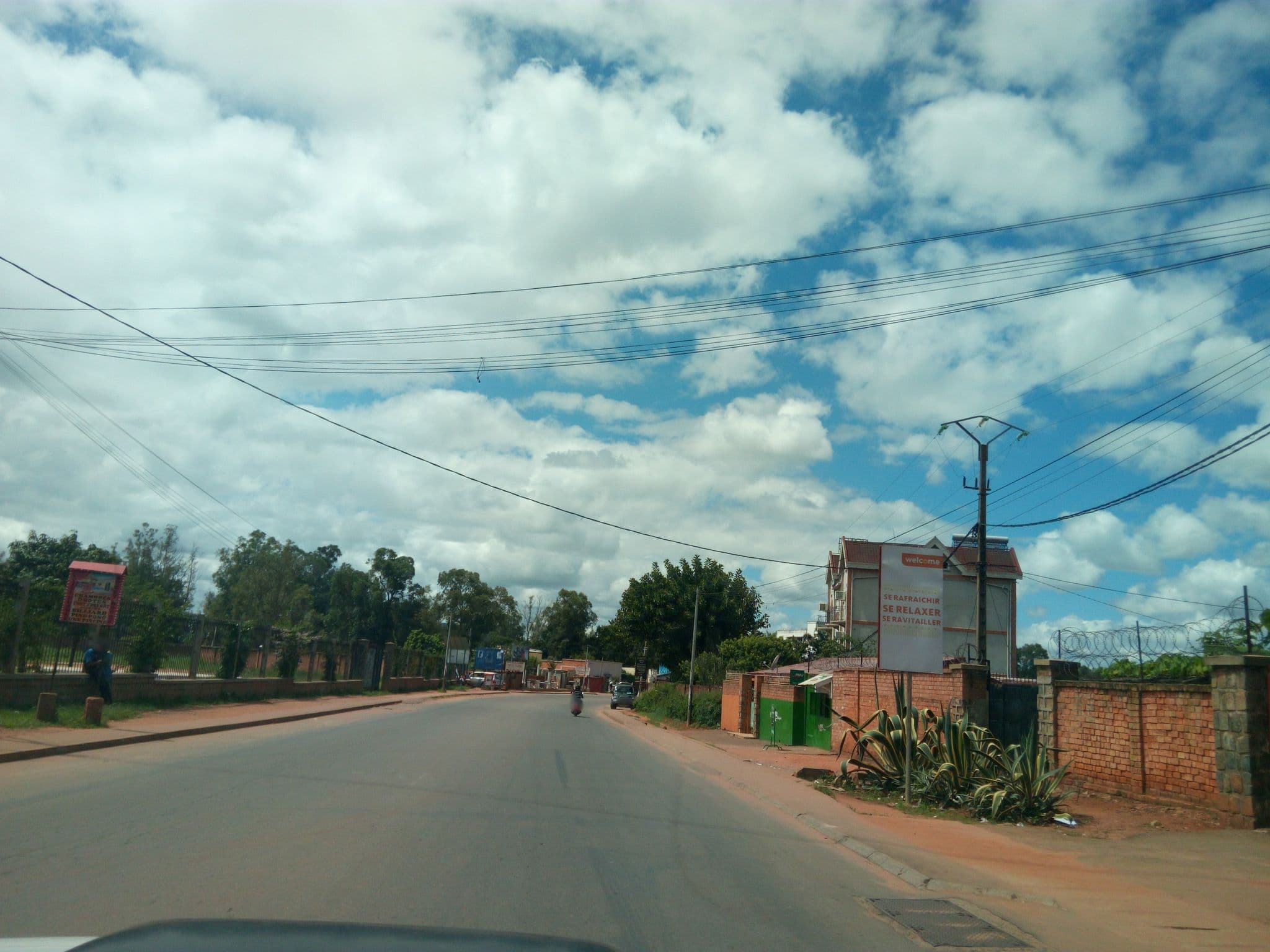 Street view near Orchid Hotel, Ivato — © borisy (CC BY-SA · Mapillary)
