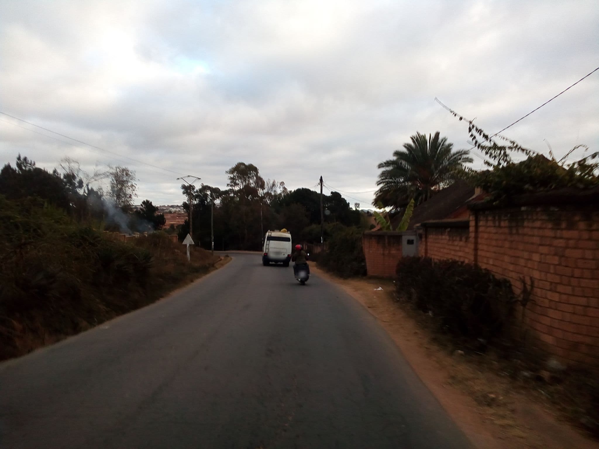 Street view near Country View Guest House, Ambohidratrimo — © eric_s (CC BY-SA · Mapillary)