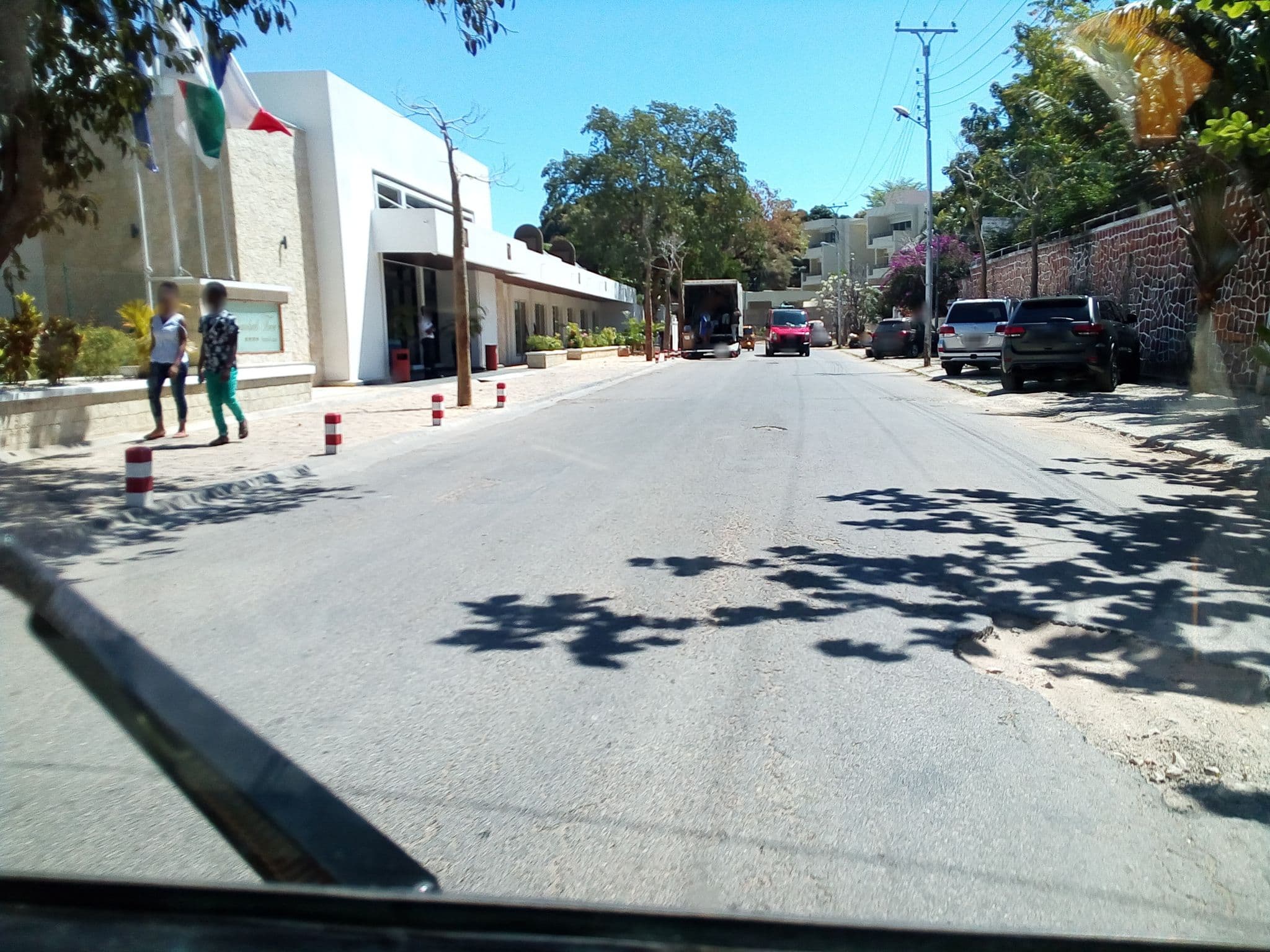 Street view near Hotel La Piscine, Mahajanga — © eric_s (CC BY-SA · Mapillary)