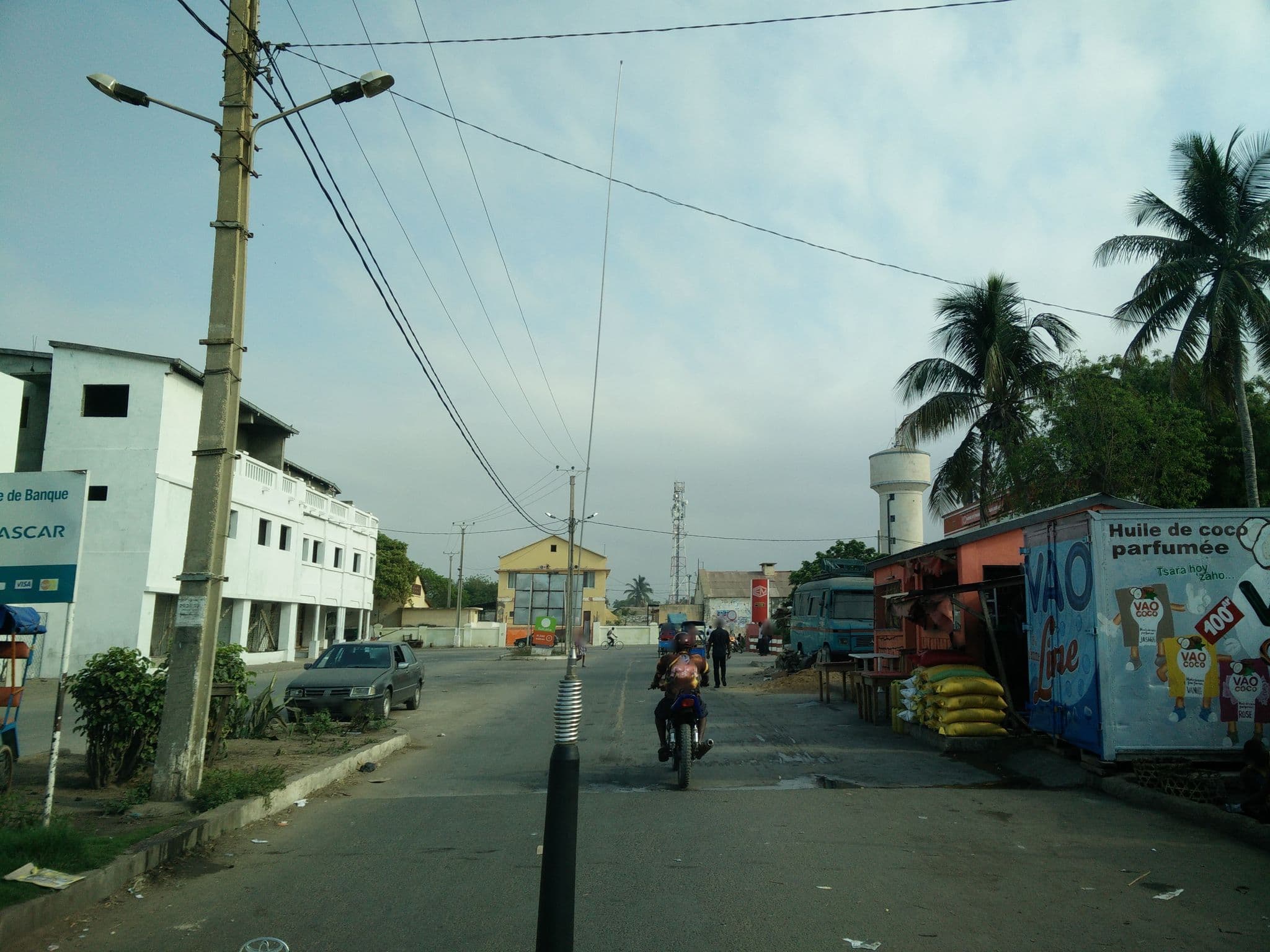 Street view near Hotel Tropical, Toliara — © cartophyl (CC BY-SA · Mapillary)