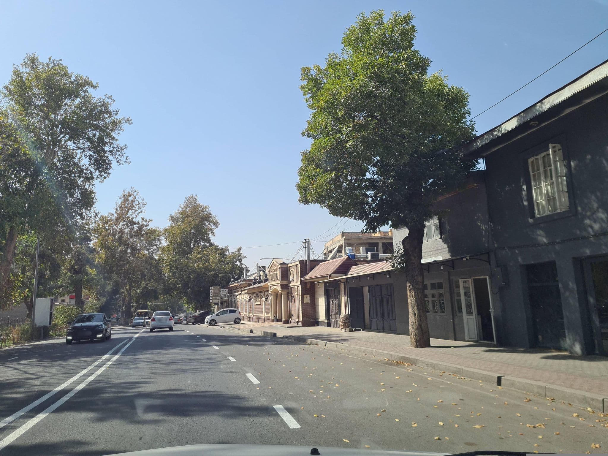 Street view near Shahlo hotel, Samarkand — © ZafarDusanov (CC BY-SA · Mapillary)