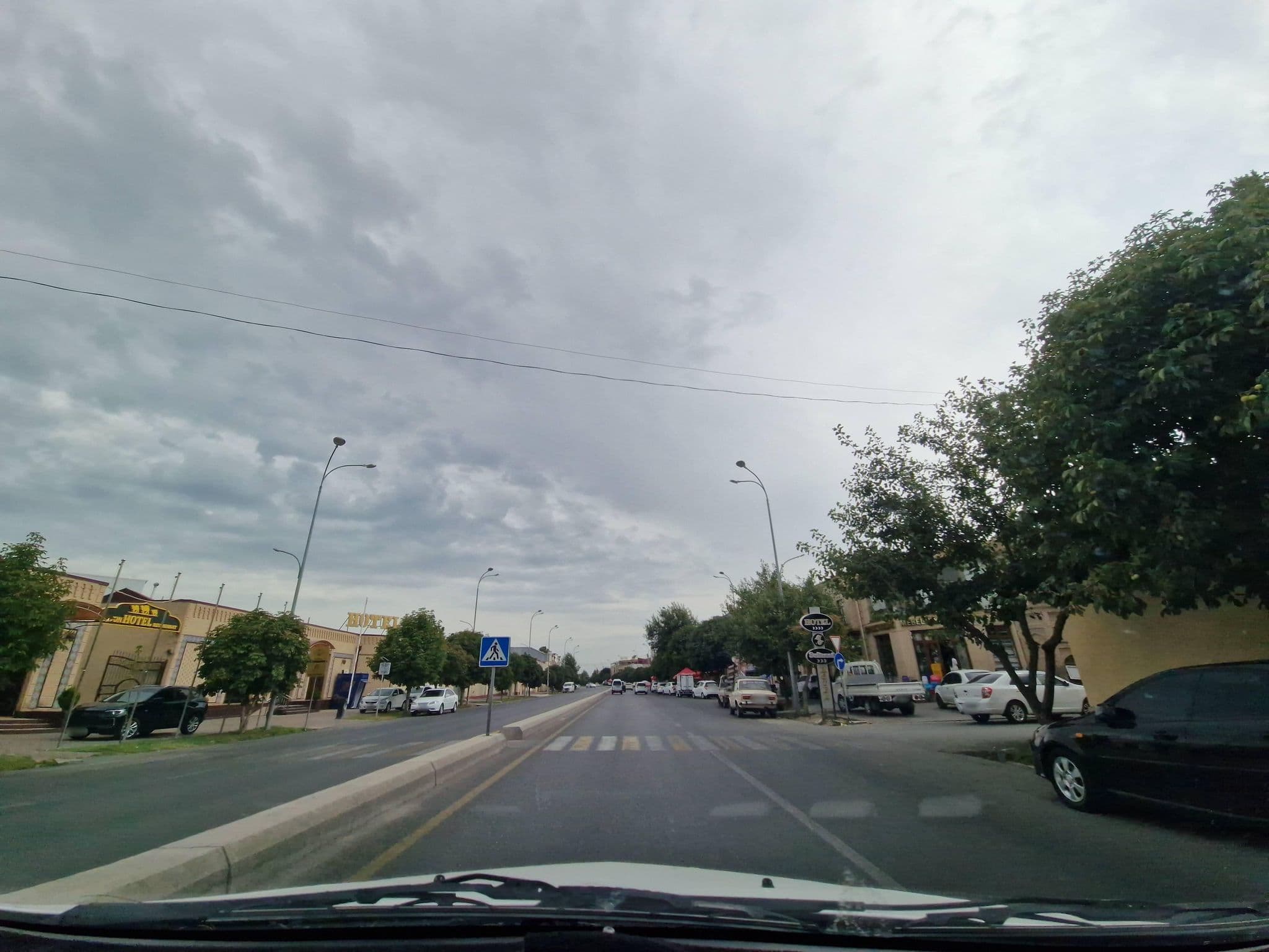 Street view near Karvon Hotel, Samarkand — © ZafarDusanov (CC BY-SA · Mapillary)