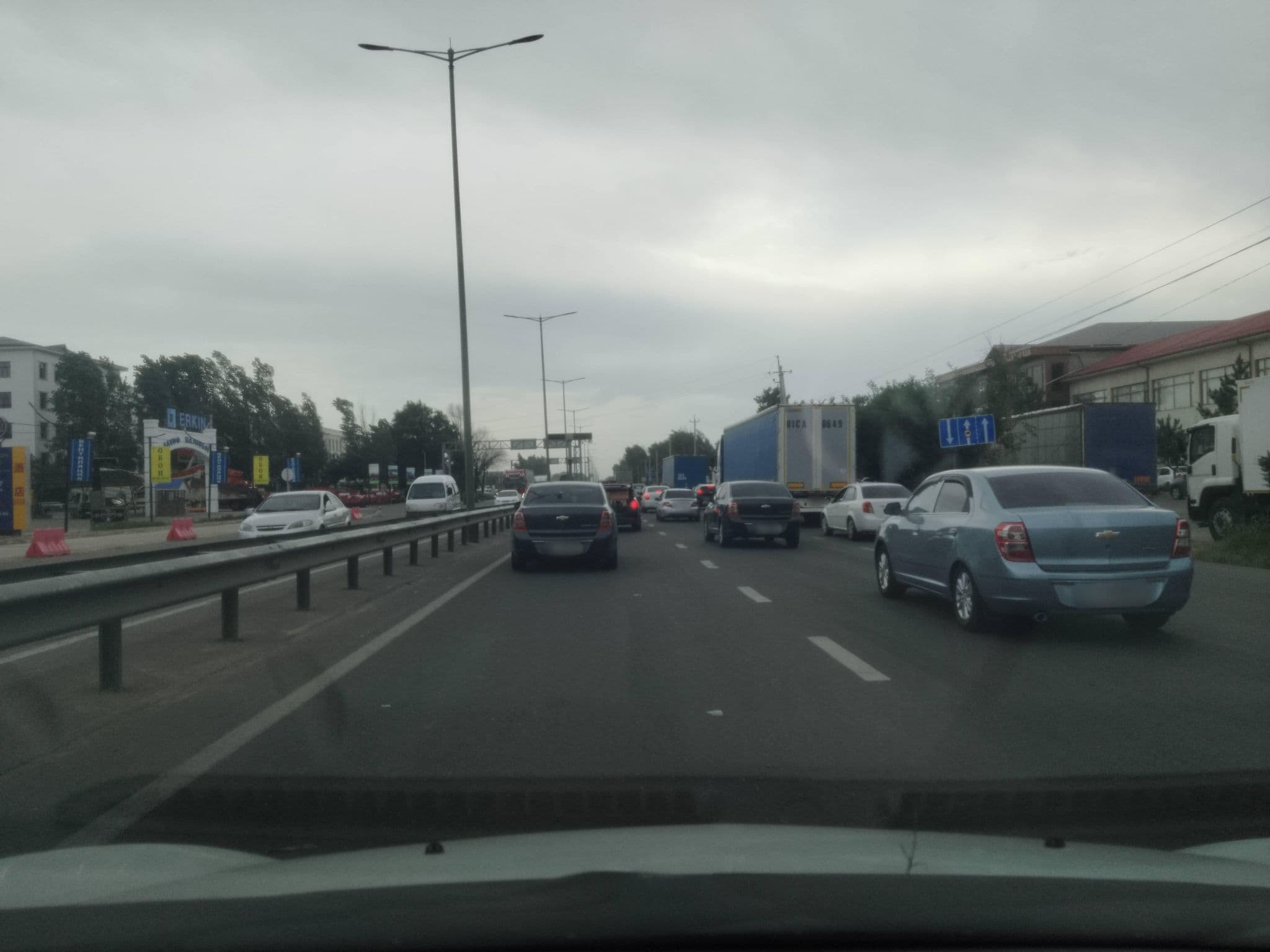 Street view near Shahzoda Grand Hotel, Ŭrtaowul — © Muhammadjon (CC BY-SA · Mapillary)