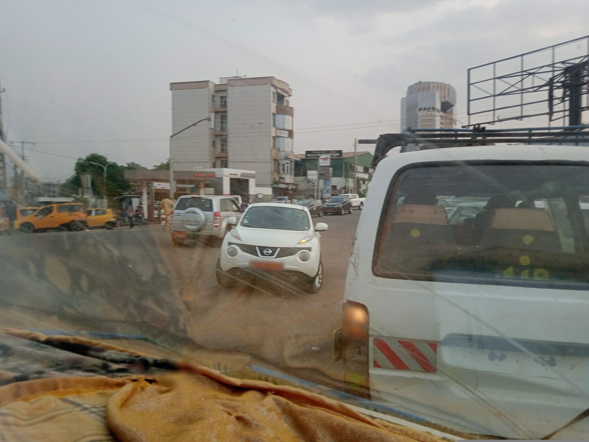 Street view near Hotel Le Paradis Ngousso, Yaoundé — © ArnoldNkwabong (CC BY-SA · Mapillary)