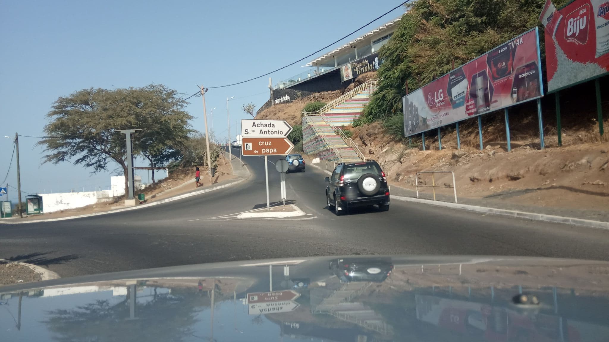 Street view near Restaurante El Pescador at Guest House Hotel, Achada Santo Antonio — © verdeano (CC BY-SA · Mapillary)