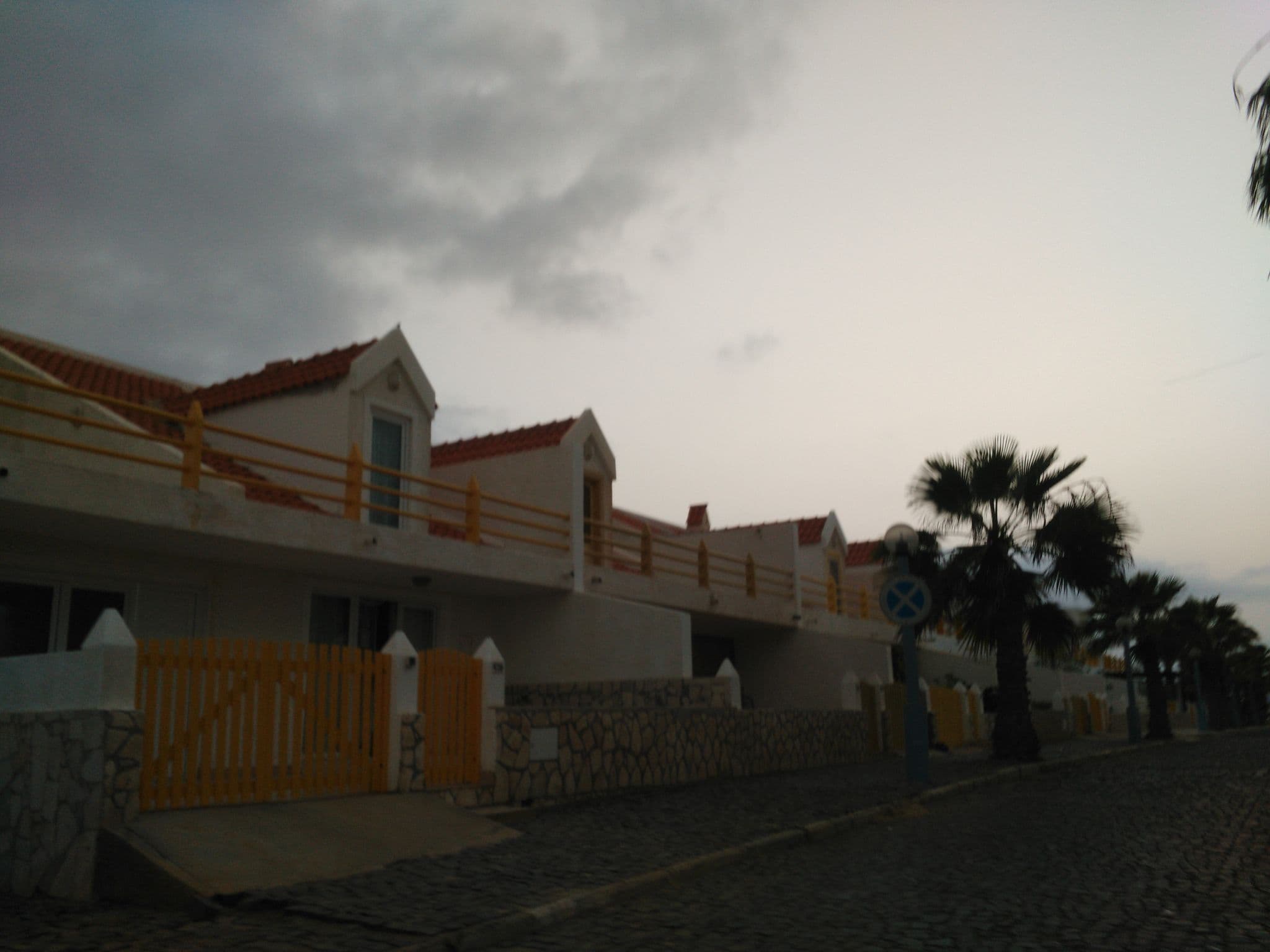 Street view near Murdeira village resort, Imobiliária Fundiária e Habitat — © waldyrious (CC BY-SA · Mapillary)