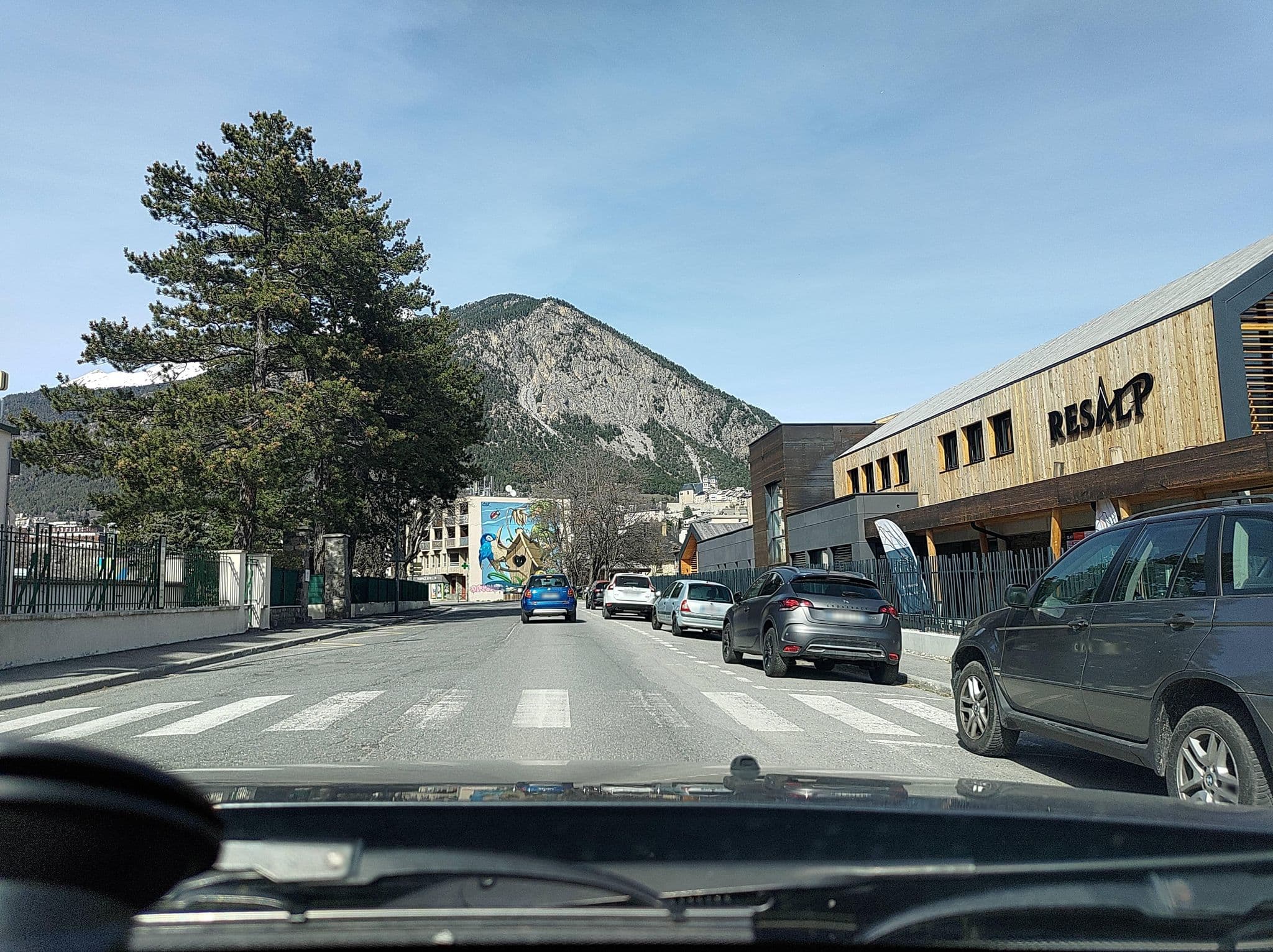 Street view near Village Vacances des Cheminots, Briançon — © MatthieuF4FNE (CC BY-SA · Mapillary)