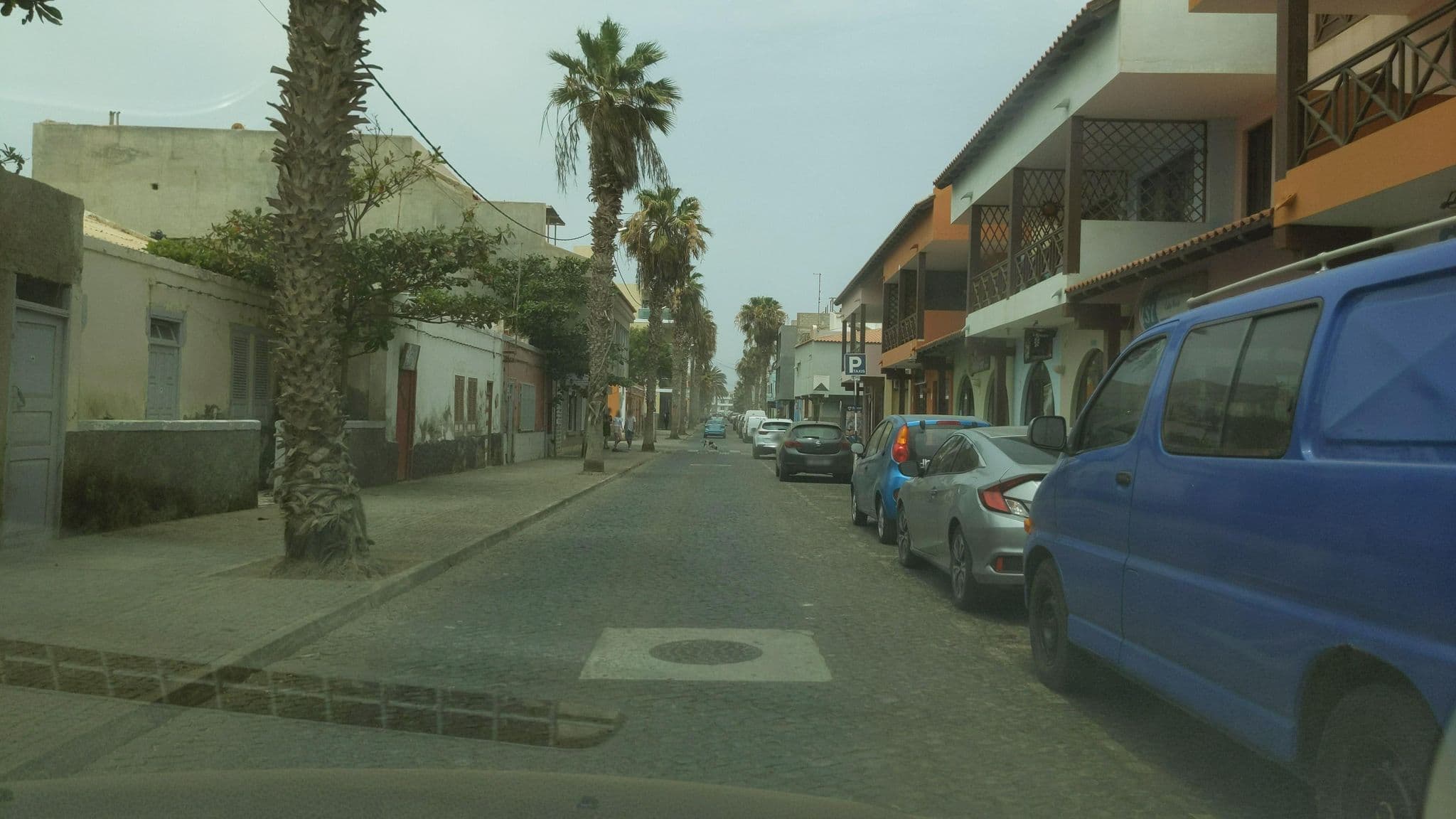 Street view near Design Suites, Santa Maria — © waldyrious (CC BY-SA · Mapillary)