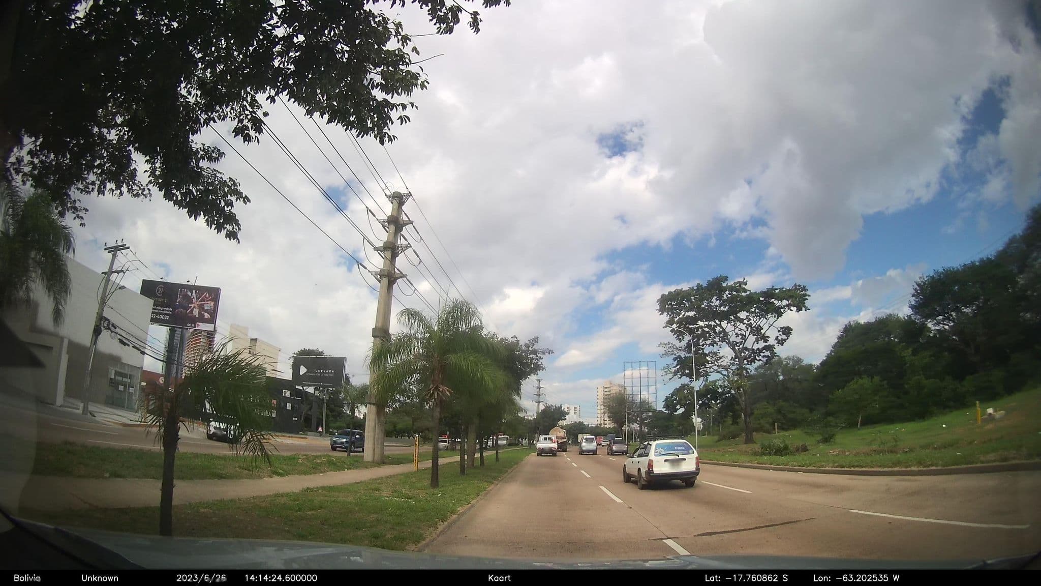 Street view near Marriot Santa Cruz, Santa Cruz de la Sierra — © kaart_2 (CC BY-SA · Mapillary)
