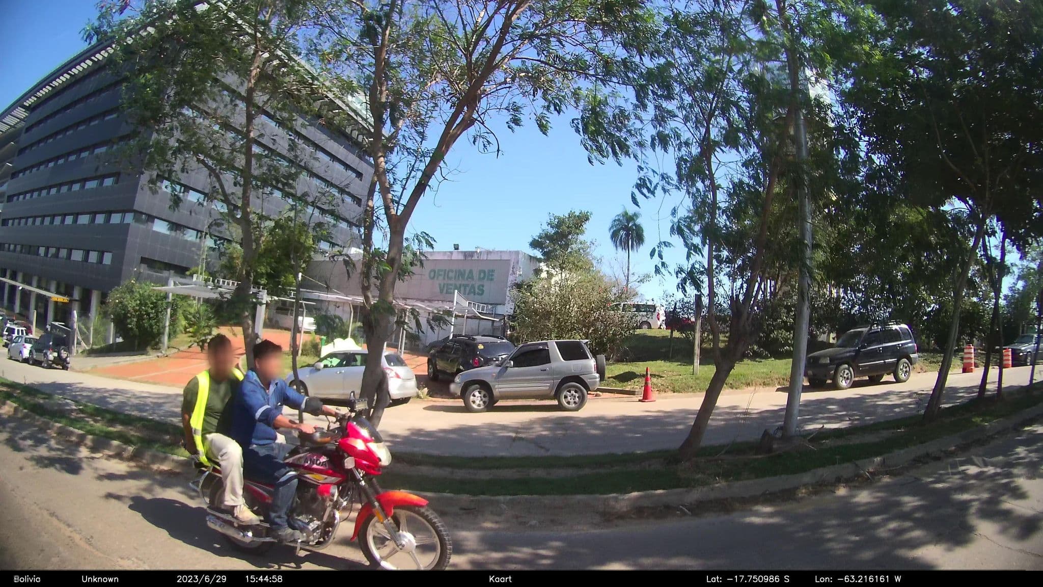 Street view near Piscina Radizzon Hotel, Santa Cruz de la Sierra — © kaart_2 (CC BY-SA · Mapillary)