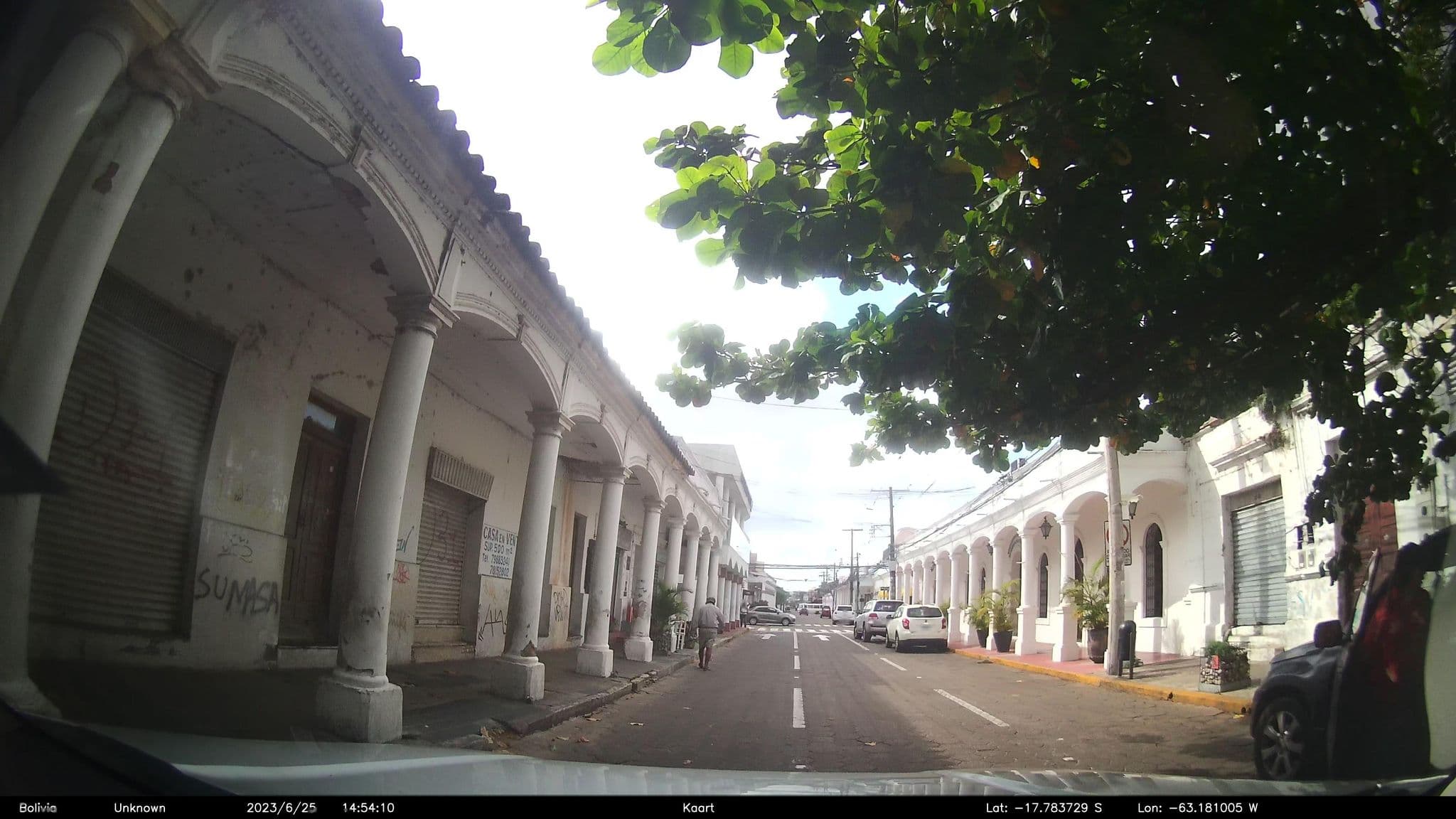 Street view near Residencial Jkandire, Santa Cruz de la Sierra — © kaart_2 (CC BY-SA · Mapillary)