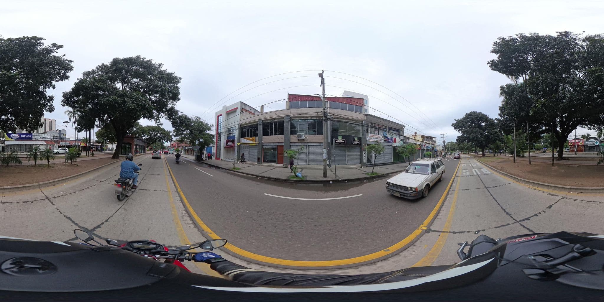 Street view near Pensión Toty's, Santa Cruz de la Sierra — © Wakamolee (CC BY-SA · Mapillary)