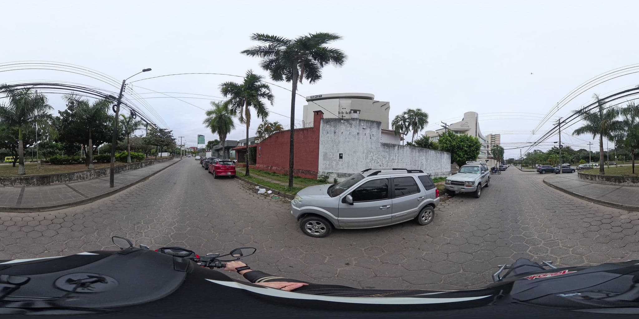 Street view near MAI Suites, Santa Cruz de la Sierra — © Wakamolee (CC BY-SA · Mapillary)