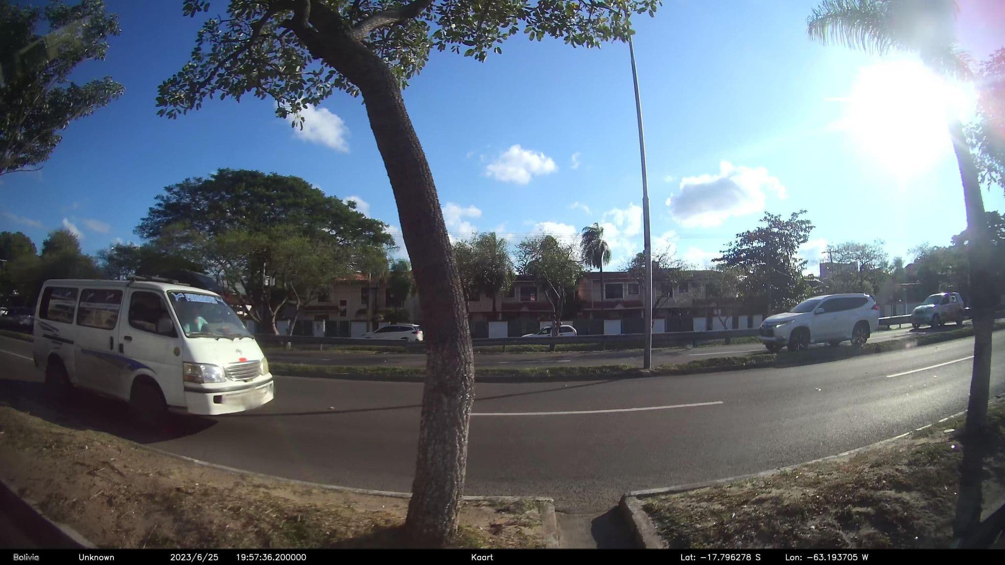 Street view near Residencial andia, Santa Cruz de la Sierra — © kaart_2 (CC BY-SA · Mapillary)