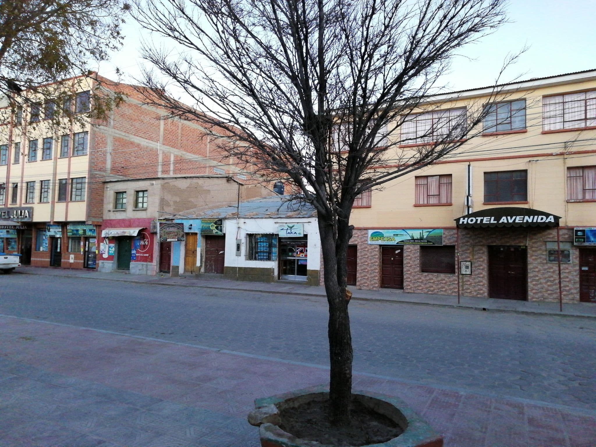 Street view near Hostal Predilecta, Uyuni — © rodolfovar (CC BY-SA · Mapillary)