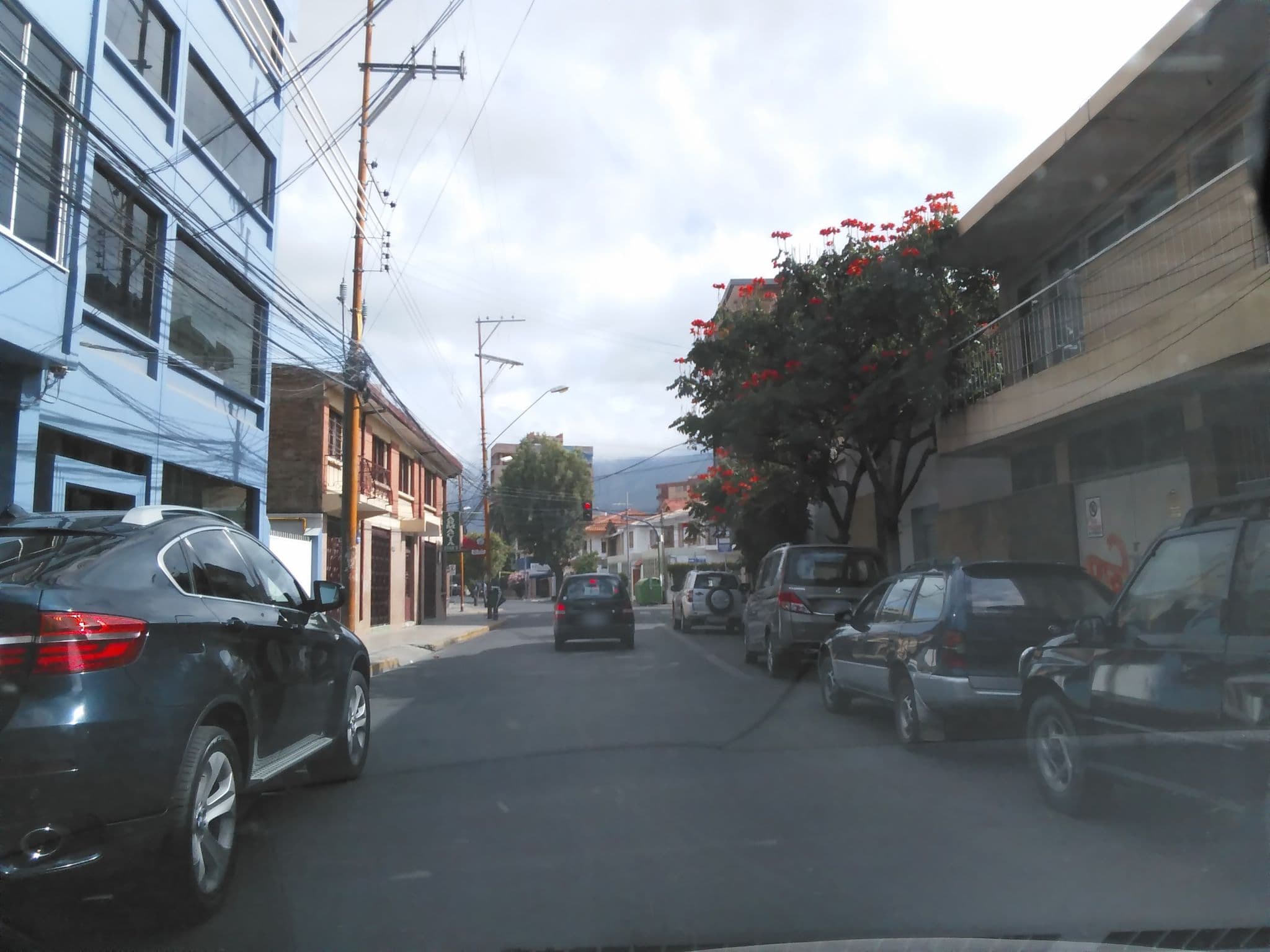 Street view near Apart Hotel Violetta's, Cochabamba — © vane789 (CC BY-SA · Mapillary)