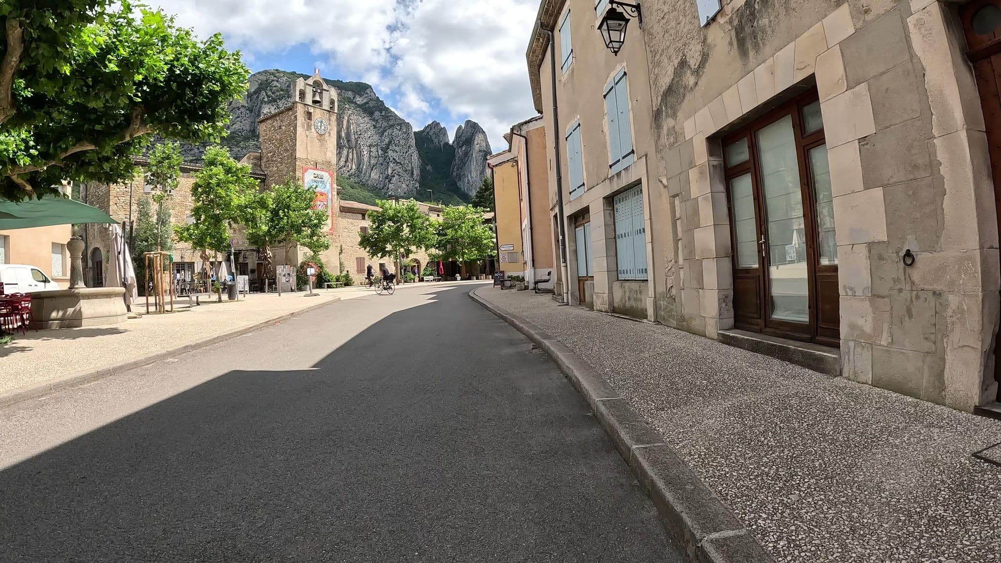 Street view near Le Saint Thiers, Aouste-sur-Sye — © madel (CC BY-SA · Mapillary)
