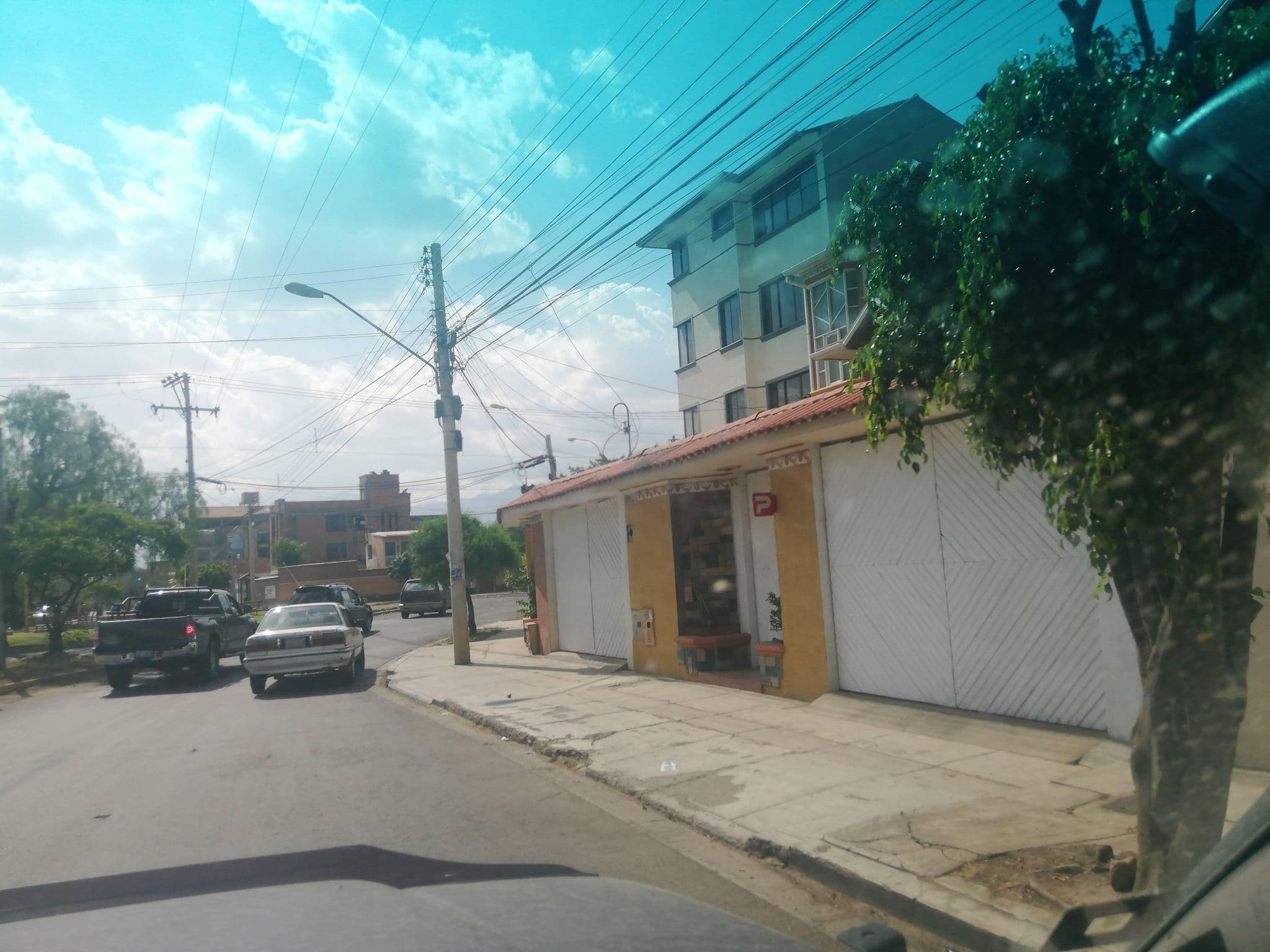 Street view near Hospedaje Elma, Cochabamba — © jjiglesias (CC BY-SA · Mapillary)