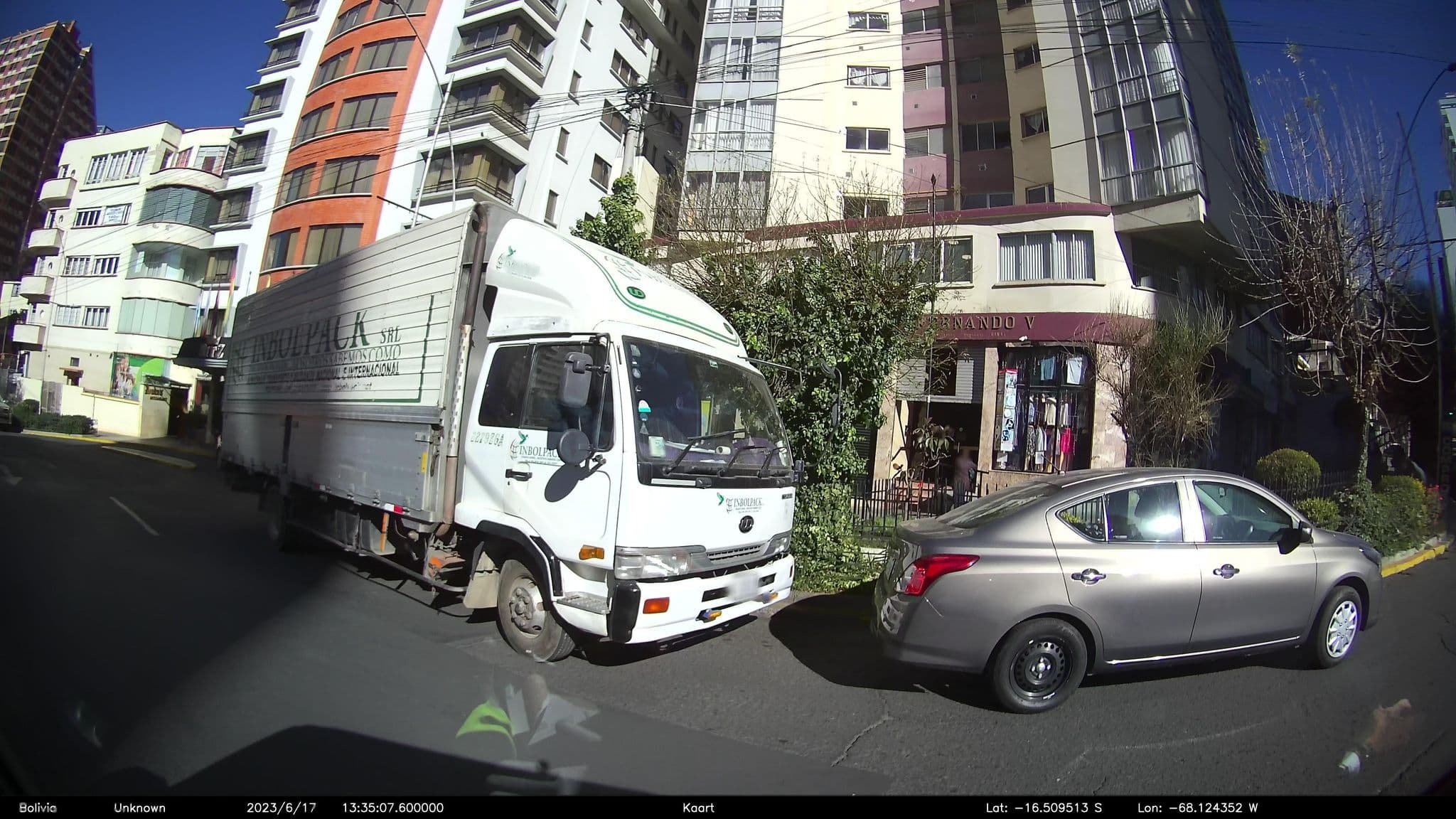 Street view near Hotel Ritz, La Paz — © kaart_2 (CC BY-SA · Mapillary)