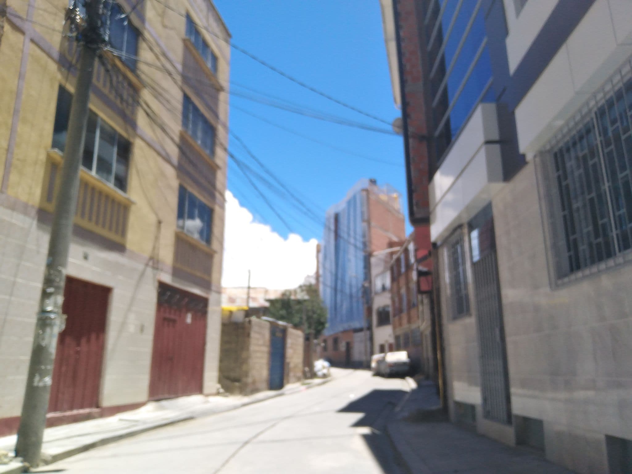 Street view near Hotel Radisson, La Paz — © faviren (CC BY-SA · Mapillary)