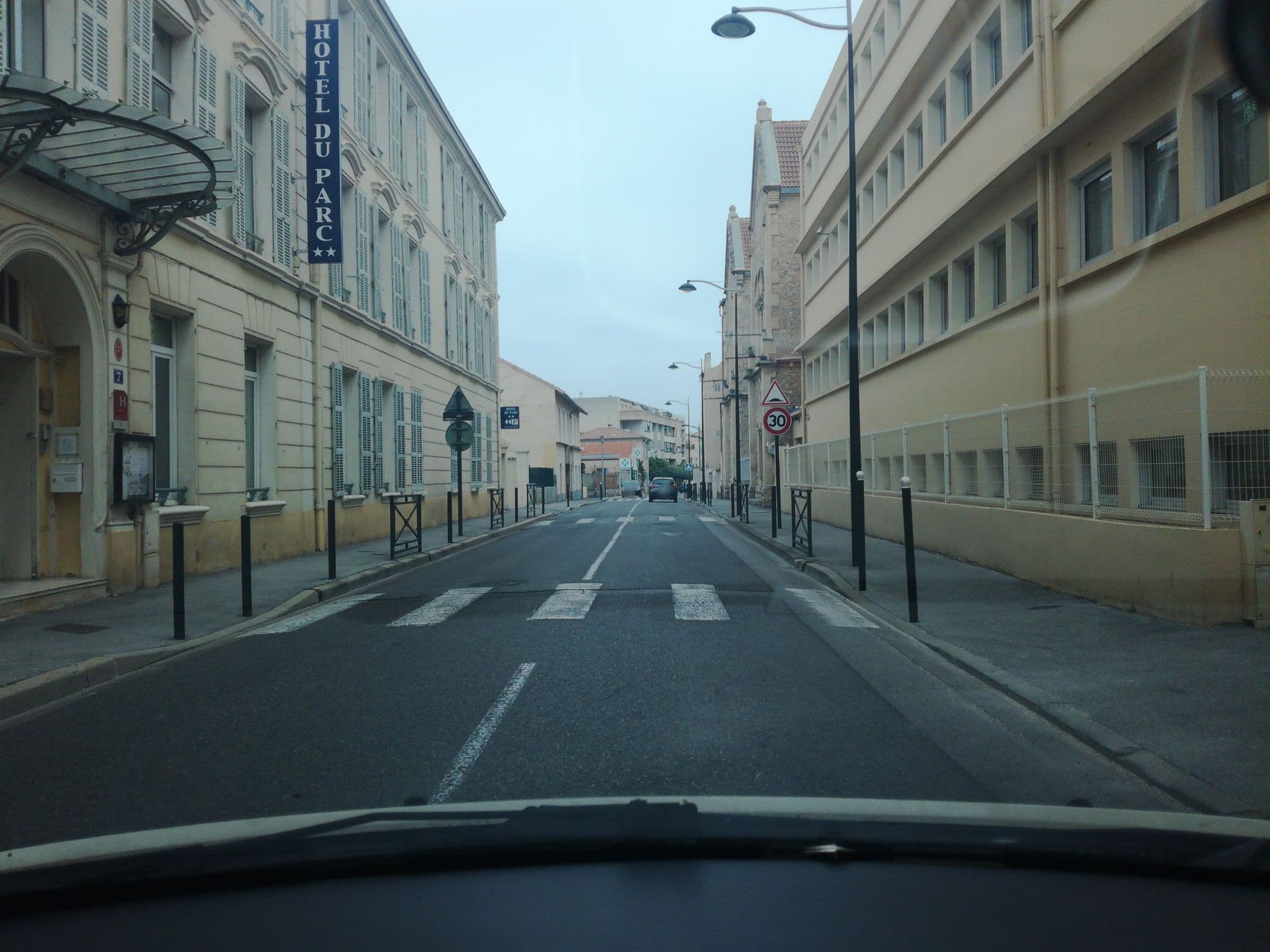 Street view near Lilou, Hyères — © baptistemm (CC BY-SA · Mapillary)