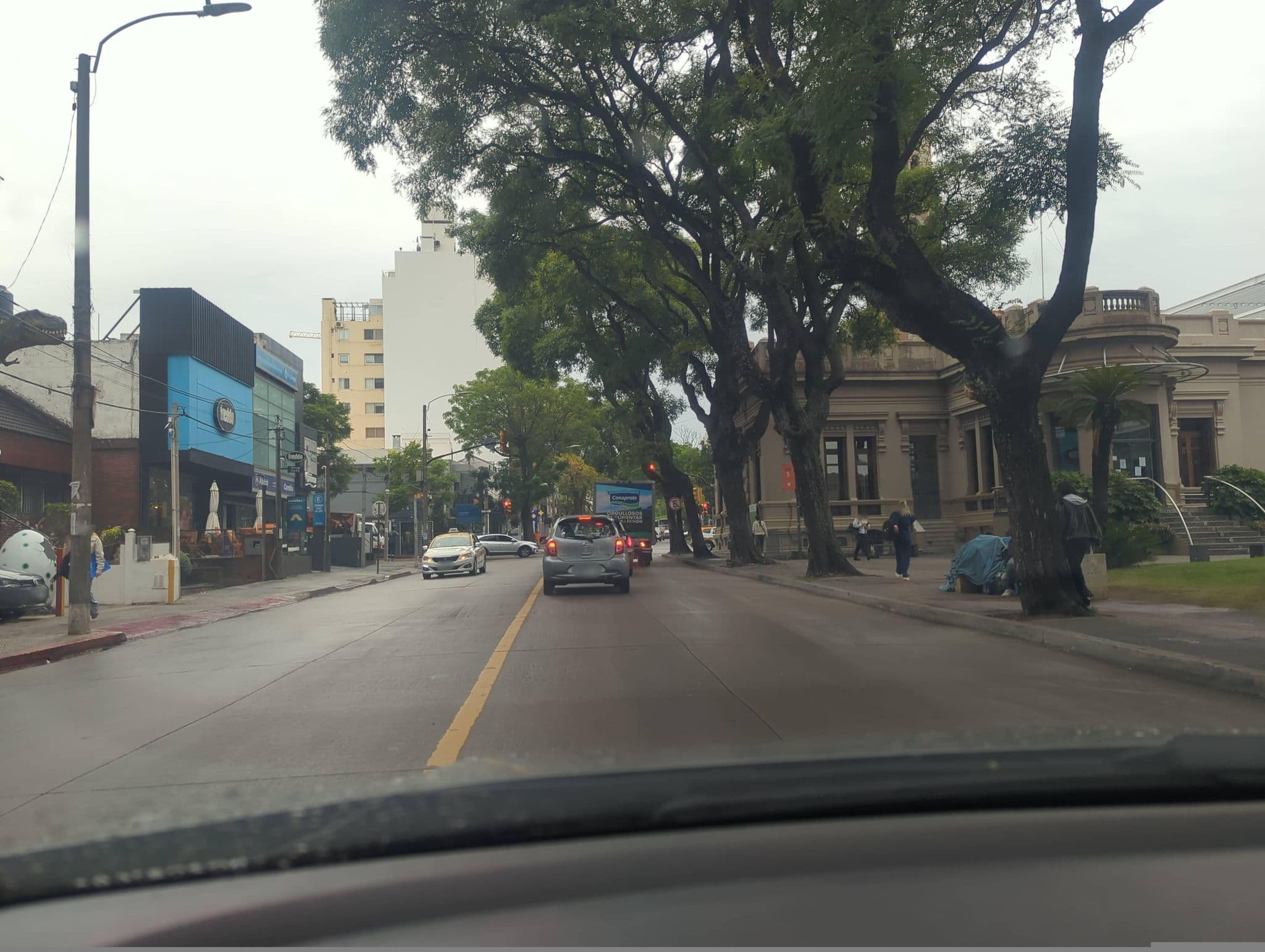 Street view near Hotel Tryp Punta Carretas, Montevideo — © sirgabouy (CC BY-SA · Mapillary)