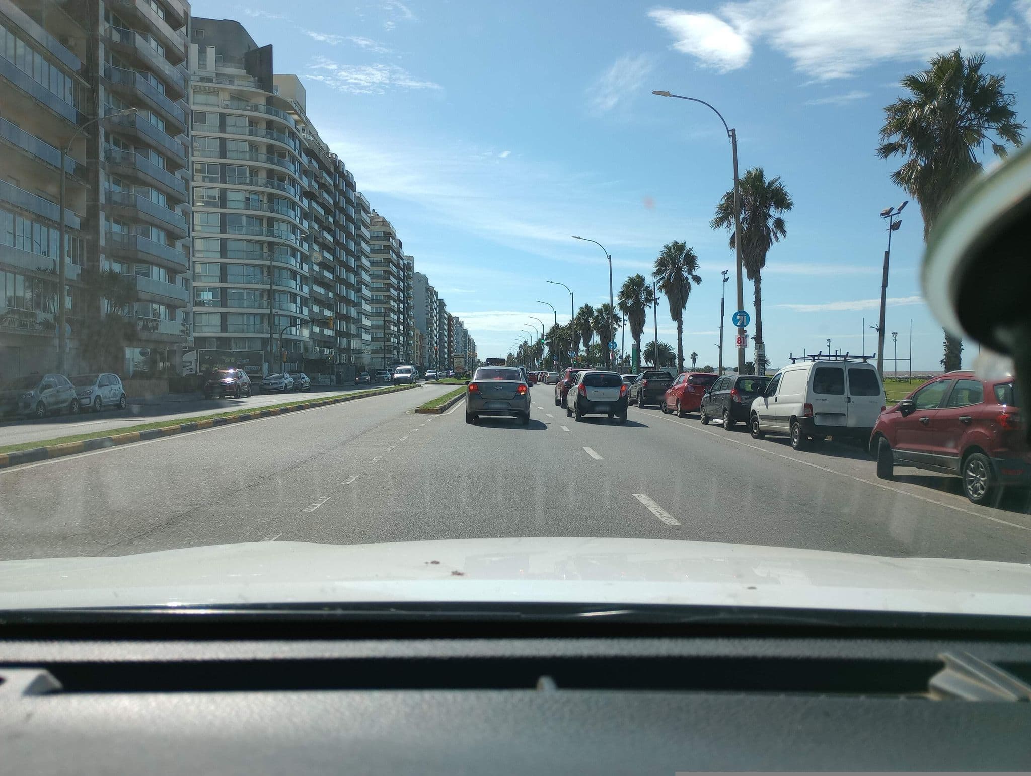 Street view near Room 501, Montevideo — © viniv (CC BY-SA · Mapillary)