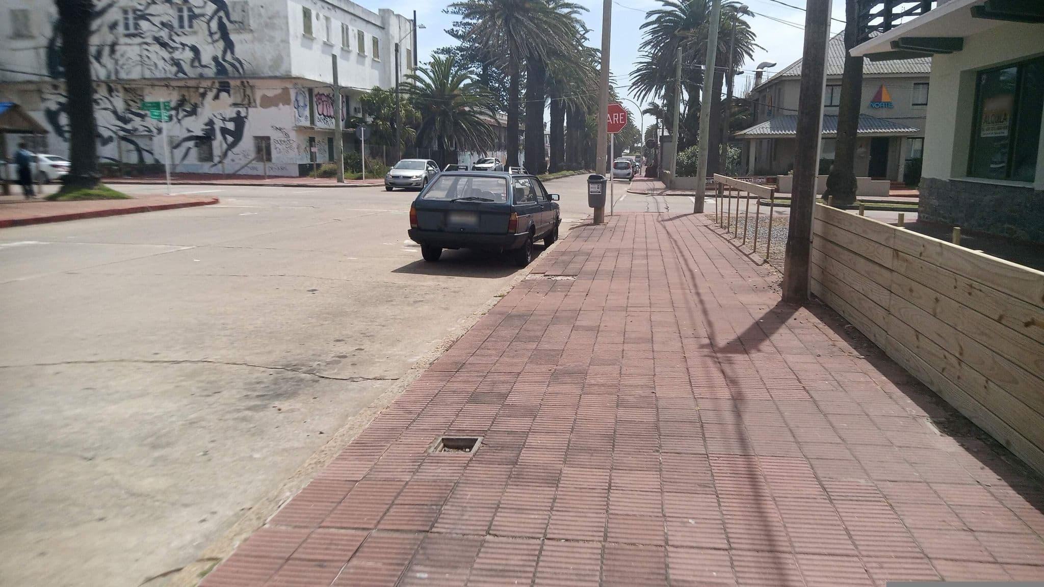 Street view near Hotel Azul, Punta del Este — © LuRo (CC BY-SA · Mapillary)