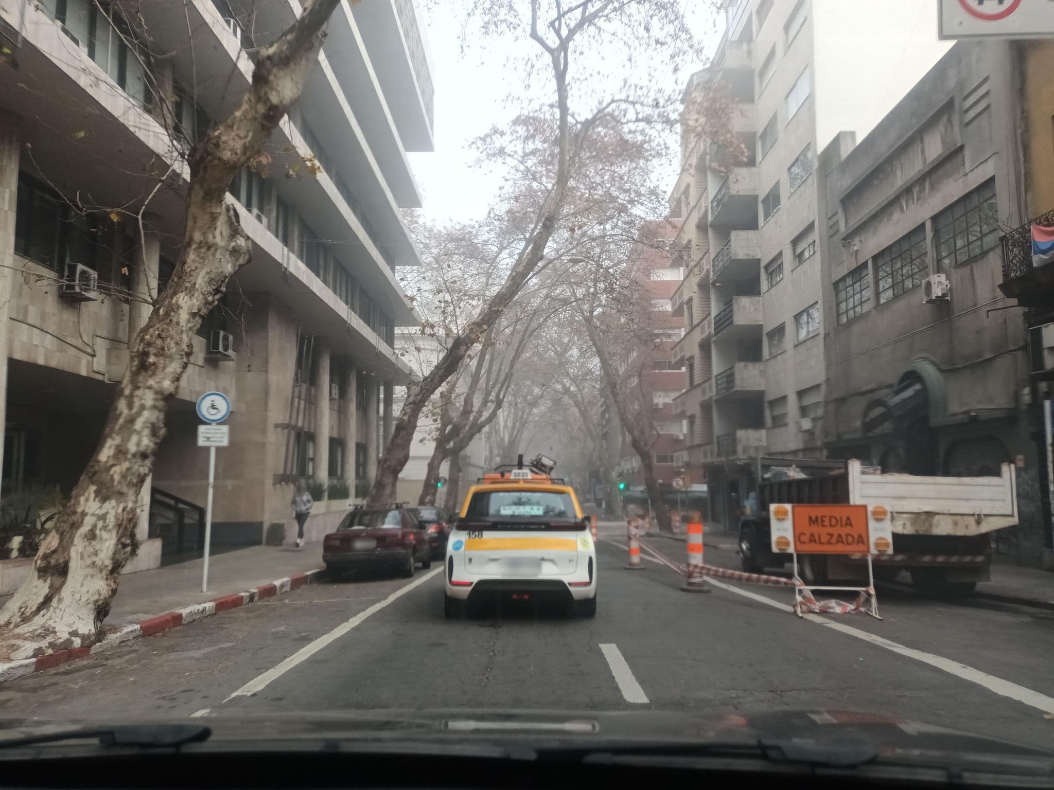 Street view near Hotel Klee, Montevideo — © CSI (CC BY-SA · Mapillary)