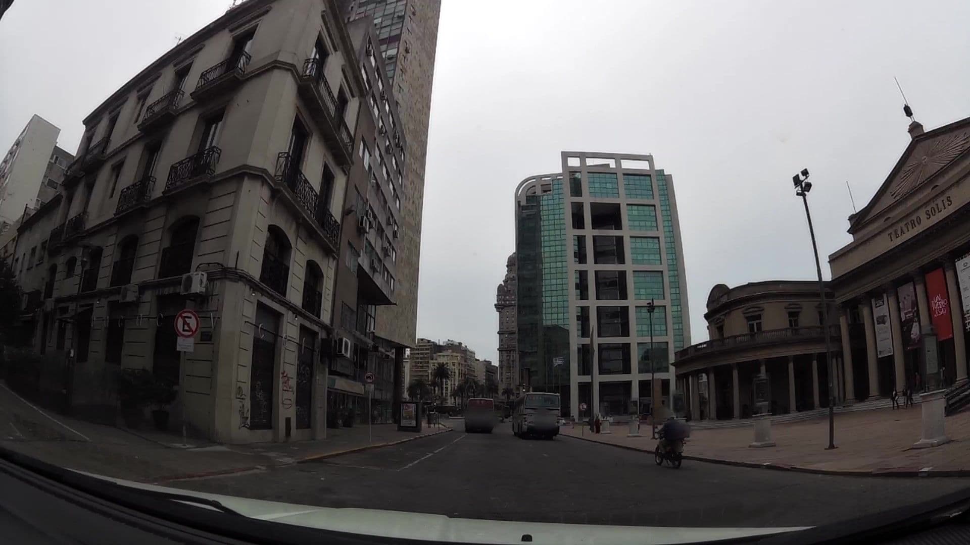 Street view near Splendido Petit Hotel, Montevideo — © kaartcam (CC BY-SA · Mapillary)