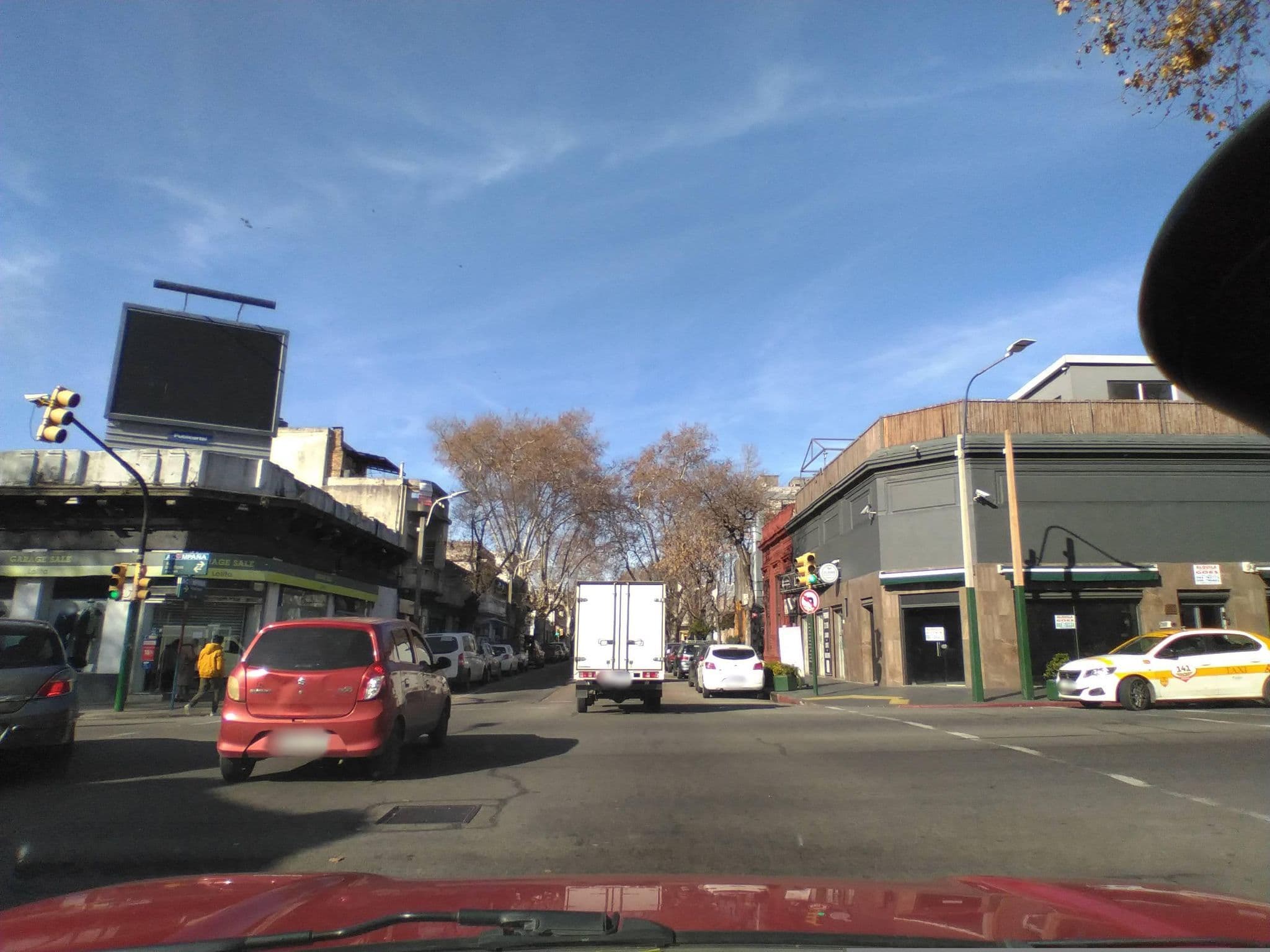 Street view near Holiday Inn, Montevideo — © freesoft_Uy (CC BY-SA · Mapillary)
