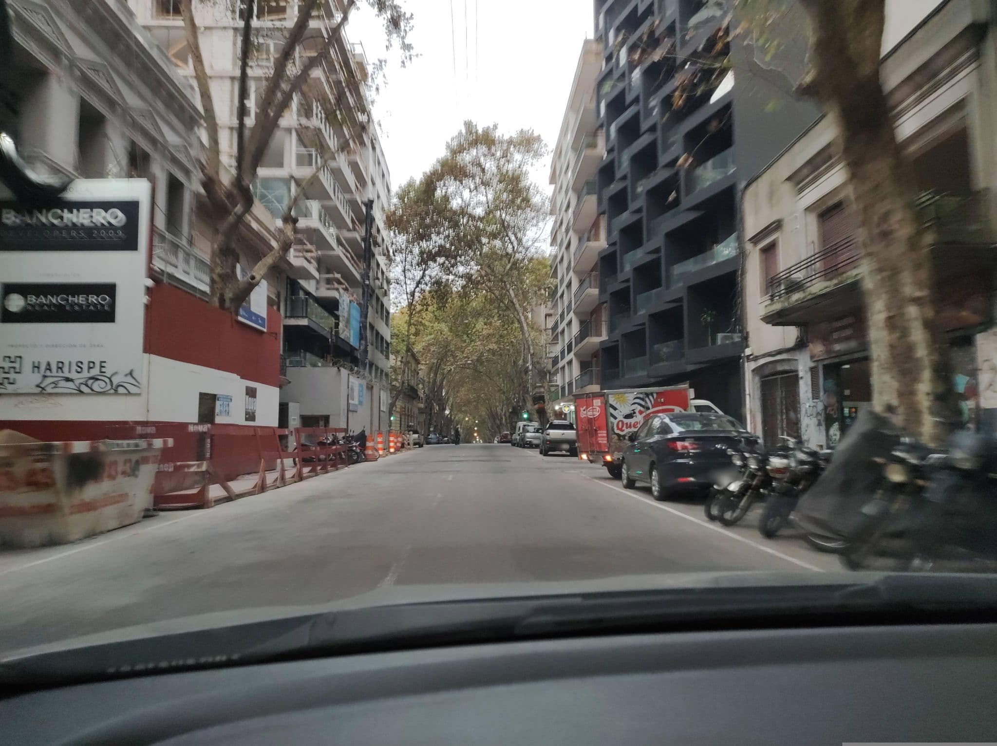 Street view near Hotel Royal, Montevideo — © sirgabouy (CC BY-SA · Mapillary)