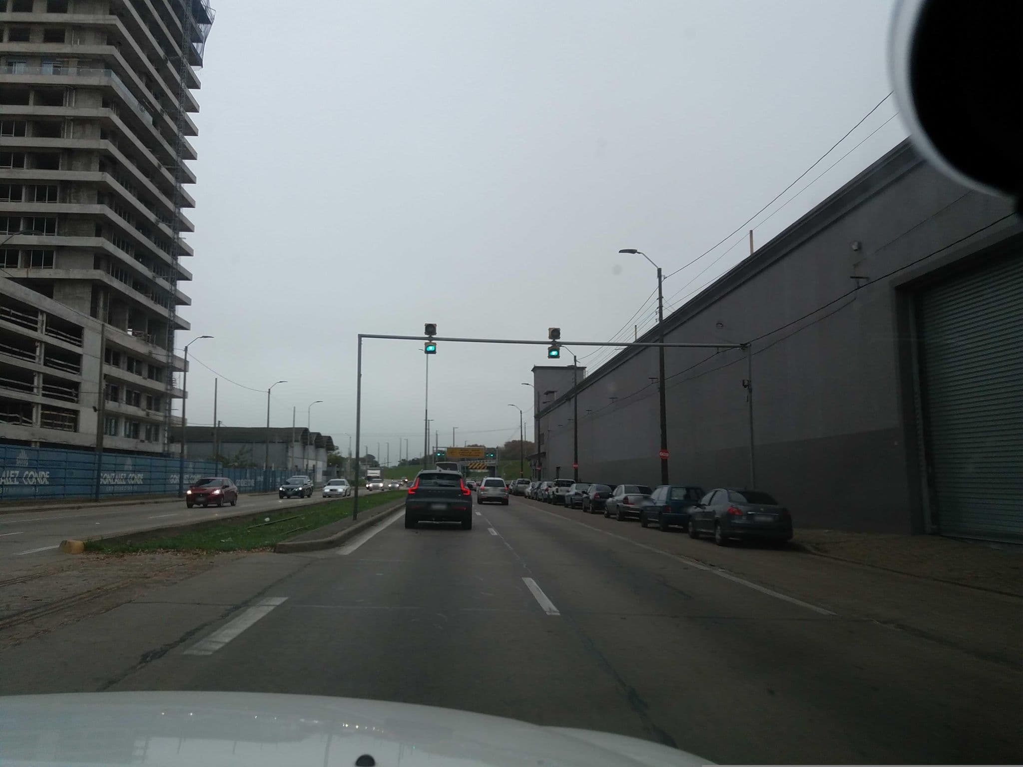 Street view near La posta del cangrejo, Montevideo — © andrcondon (CC BY-SA · Mapillary)