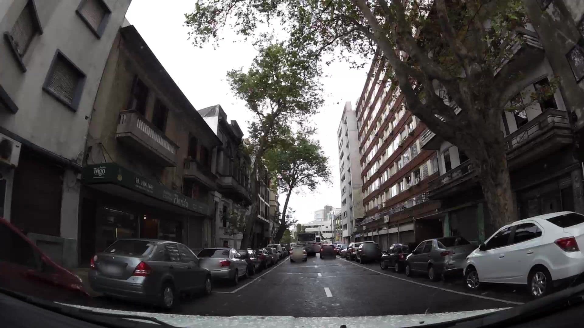 Street view near Bo Hostel, Montevideo — © kaartcam (CC BY-SA · Mapillary)