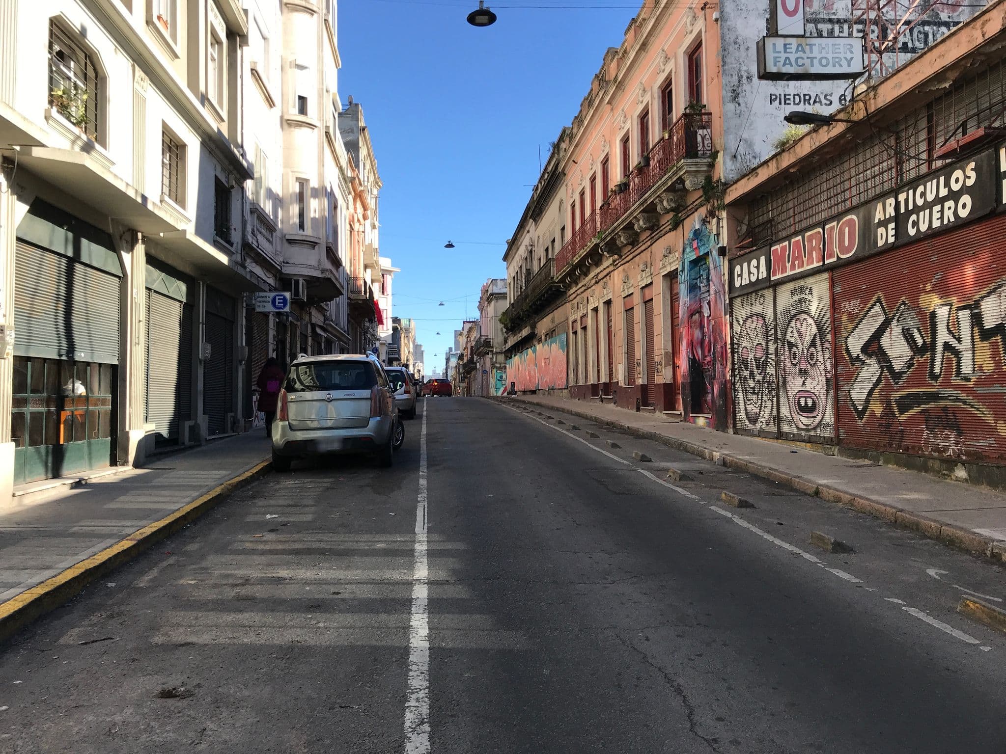 Street view near Montevideo Port Hostel, Montevideo — © ejegg (CC BY-SA · Mapillary)