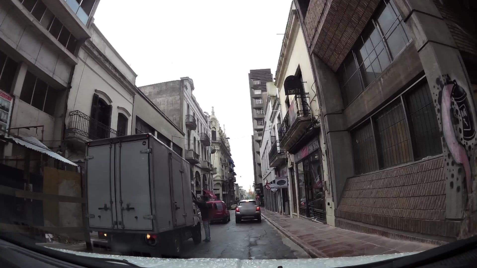 Street view near El Viajero Hostel, Montevideo — © kaartcam (CC BY-SA · Mapillary)