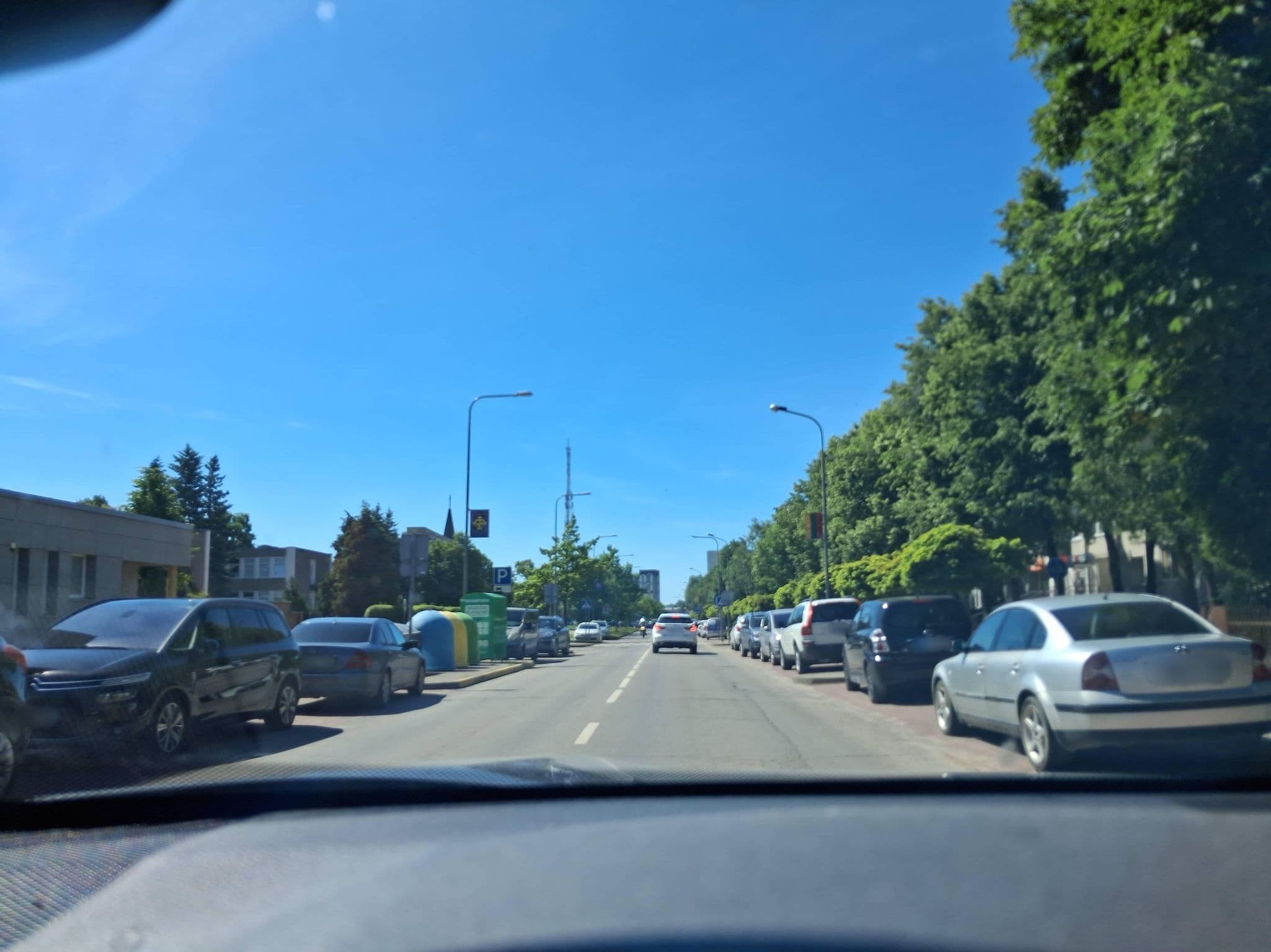 Street view near Kalnenu Kaimas, Mazeikiai — © RaimondasU_Vakaru (CC BY-SA · Mapillary)