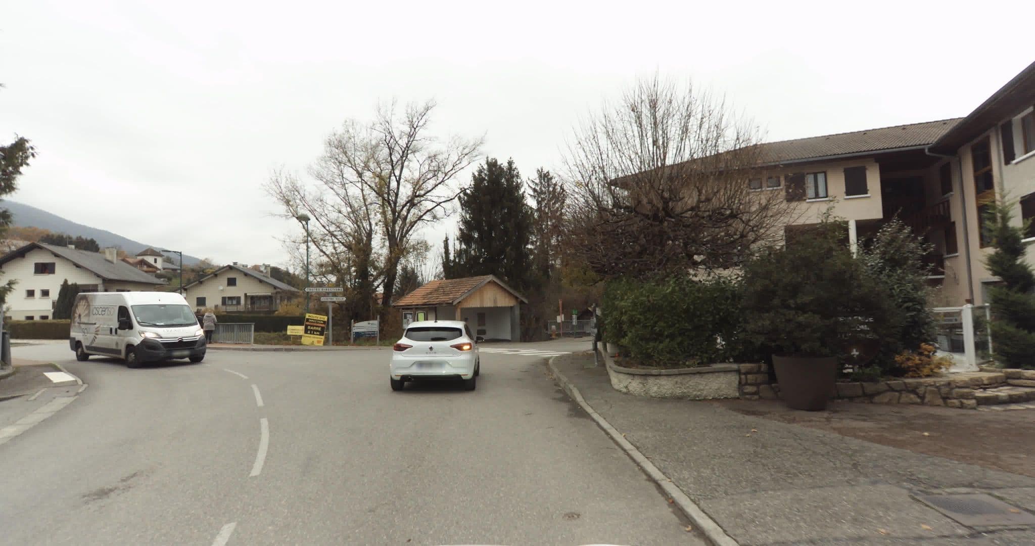 Street view near Auberge du Semnoz, Saint-Jorioz — © sogefi (CC BY-SA · Mapillary)