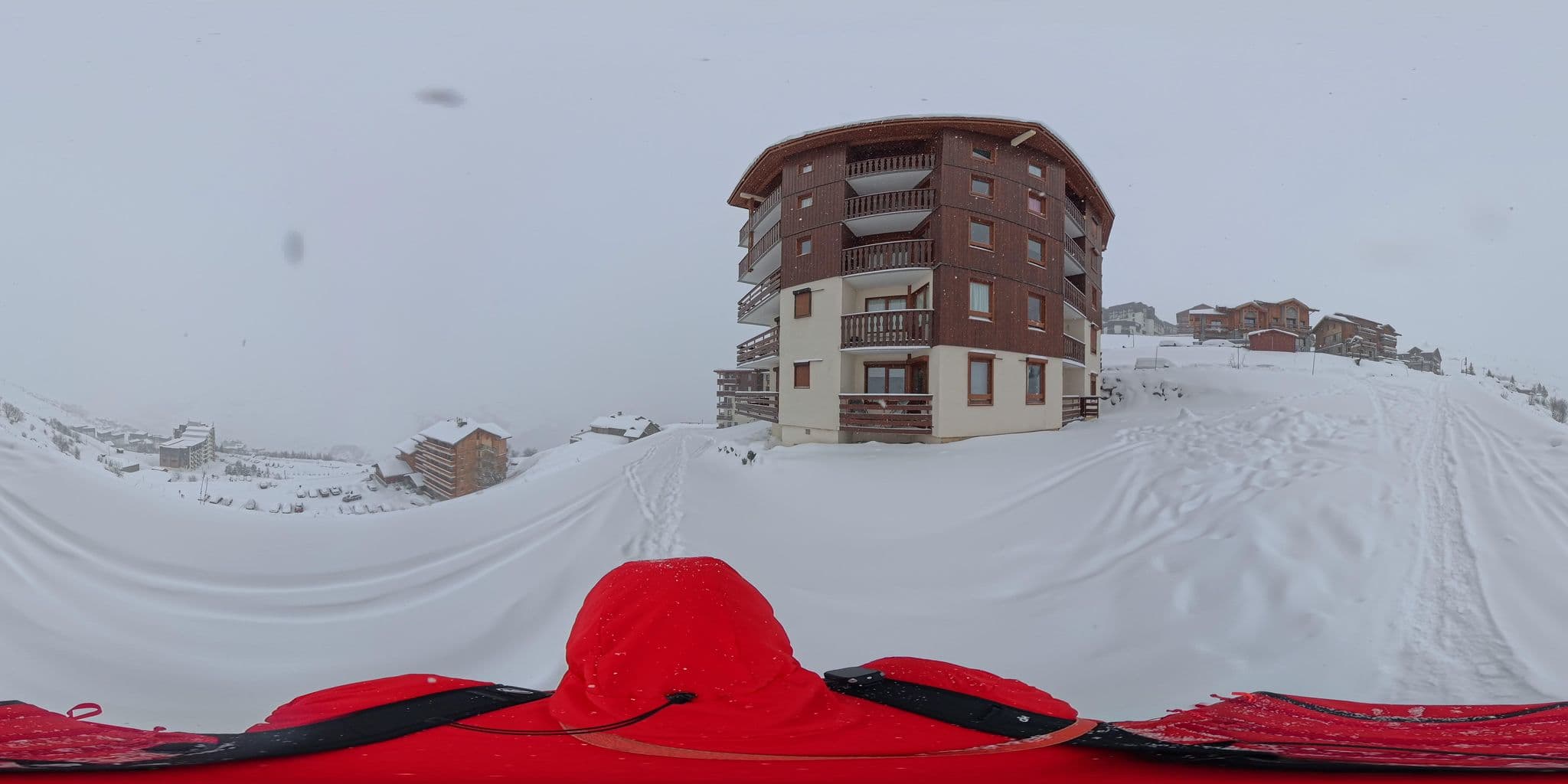 Street view near Le Necou, Val Thorens