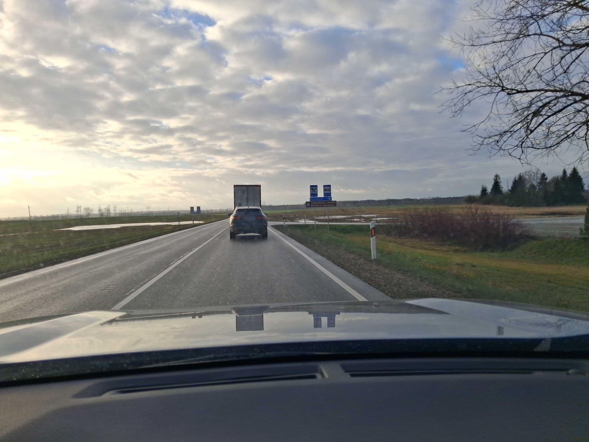 Street view near Medziotojo Uzeiga, Joniškis — © DariusD_Siaures (CC BY-SA · Mapillary)