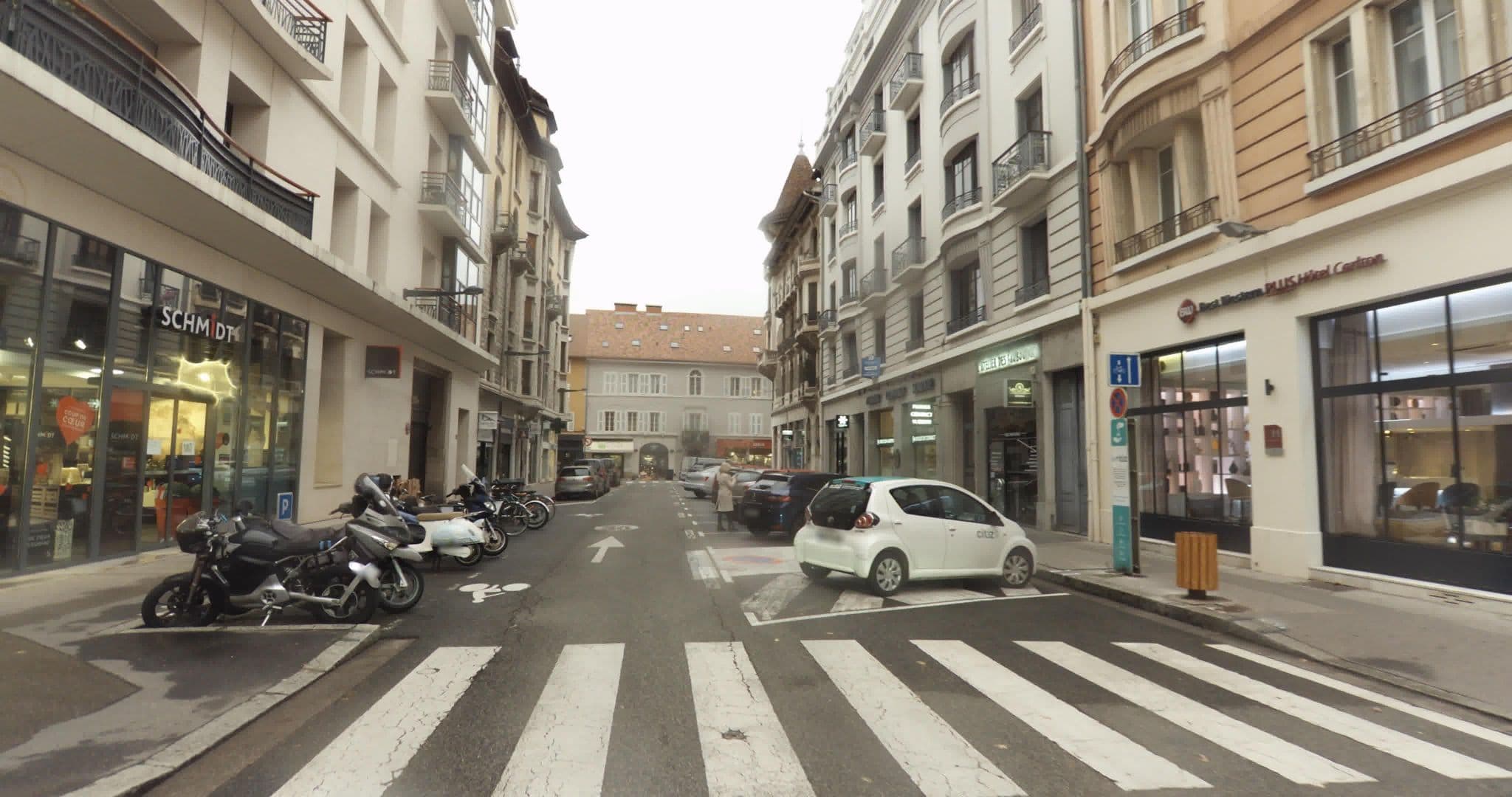Street view near Hôtel Carlton, Annecy — © sogefi (CC BY-SA · Mapillary)