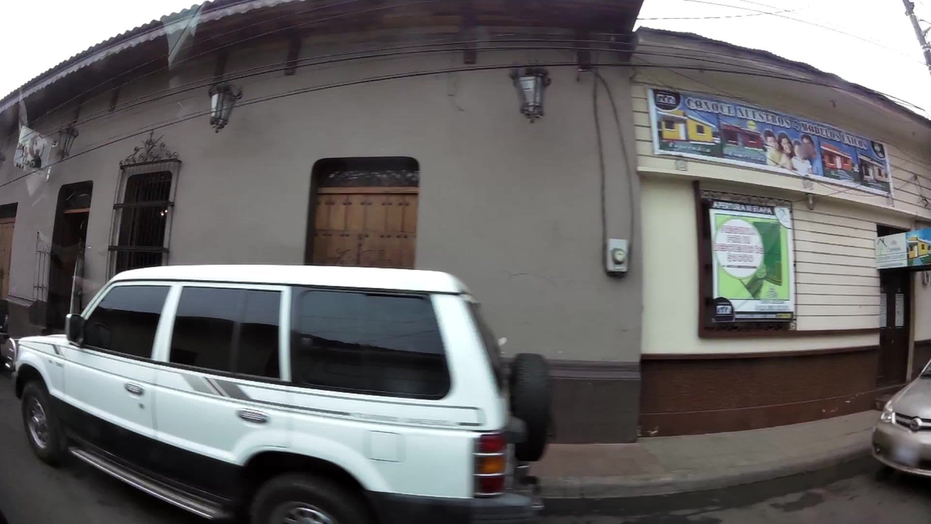 Street view near Trailwinds Hostal, León — © kaartcam (CC BY-SA · Mapillary)