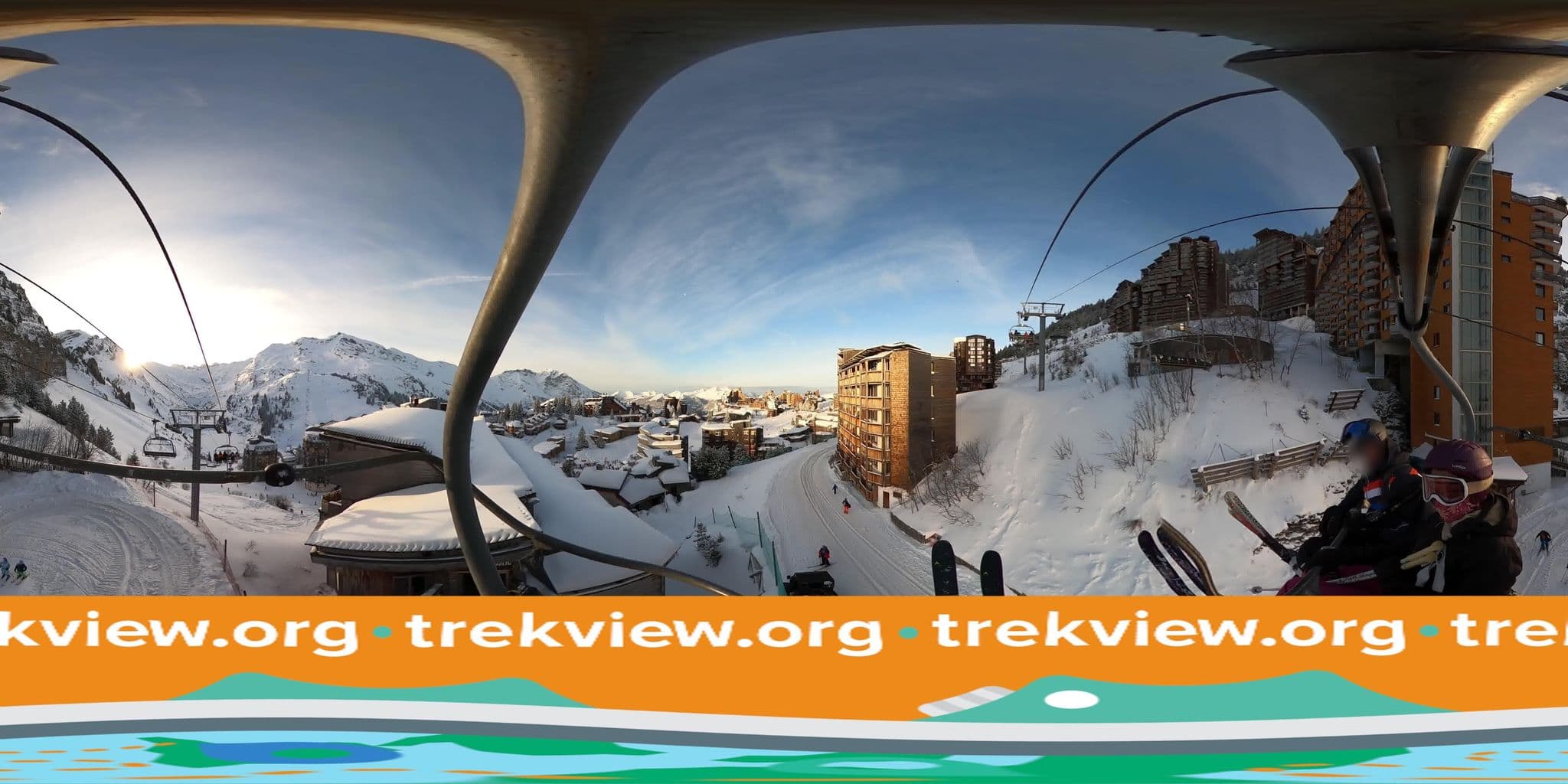 Street view near Capella, Morzine