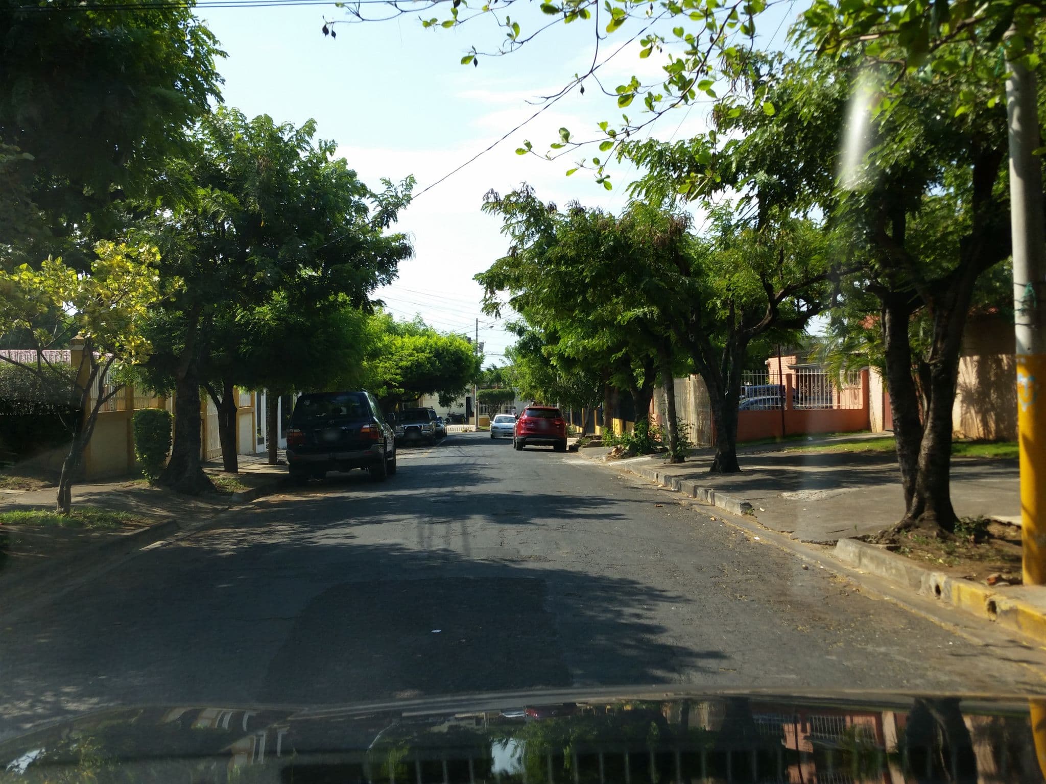 Street view near Hotel Brandt Ejecutivo Colonial Los Robles, Managua — © jaakkoh (CC BY-SA · Mapillary)