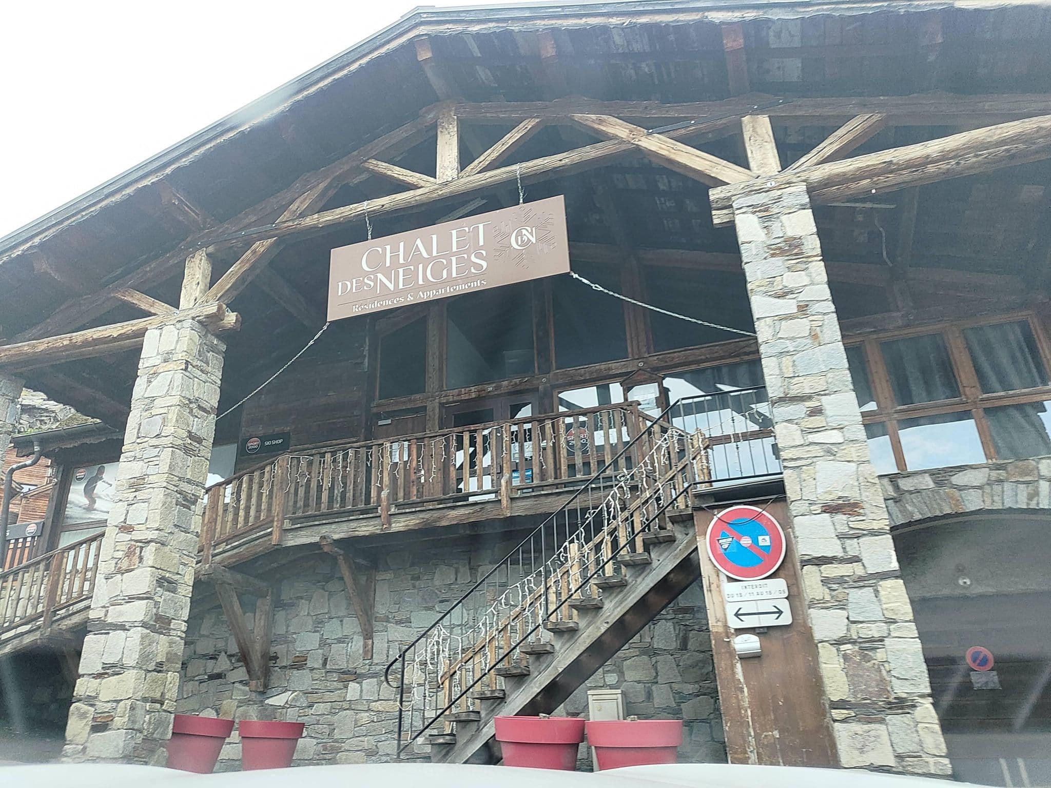 Street view near Les Niverolles, Val Thorens