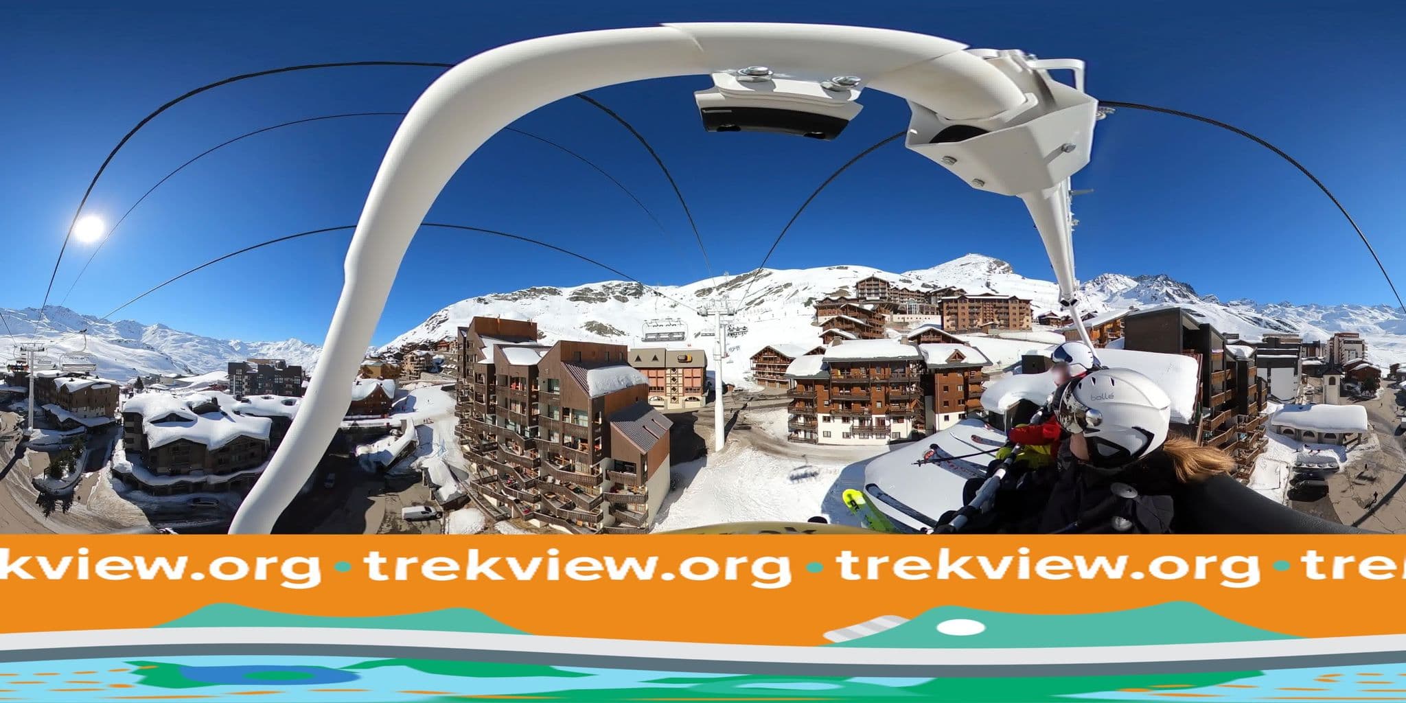 Street view near Le Lac du Lou, Val Thorens