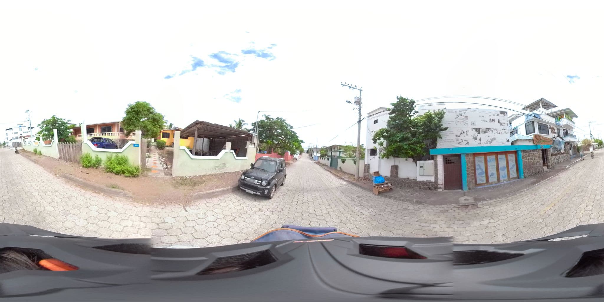 Street view near hotel tortugay bay santa cruz, Puerto Ayora — © sdanielzer (CC BY-SA · Mapillary)