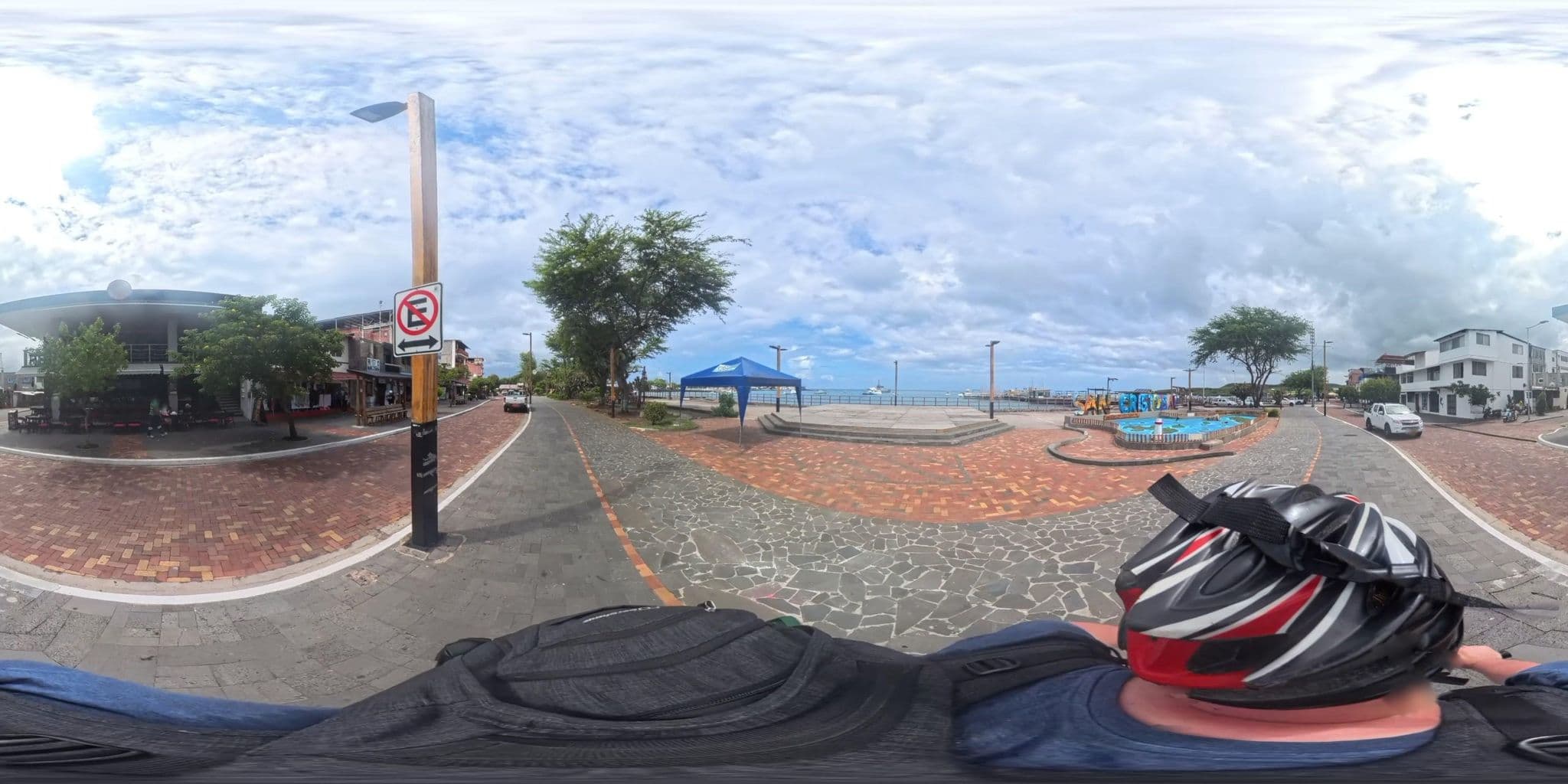 Street view near Hostal Tongo Reef, Puerto Baquerizo Moreno — © niallain (CC BY-SA · Mapillary)