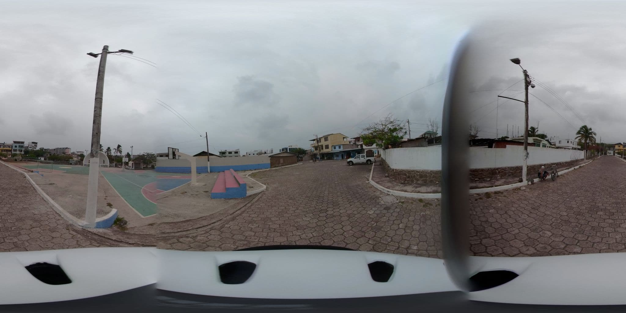 Street view near Blue Marlin, Puerto Baquerizo Moreno — © sdanielzer (CC BY-SA · Mapillary)